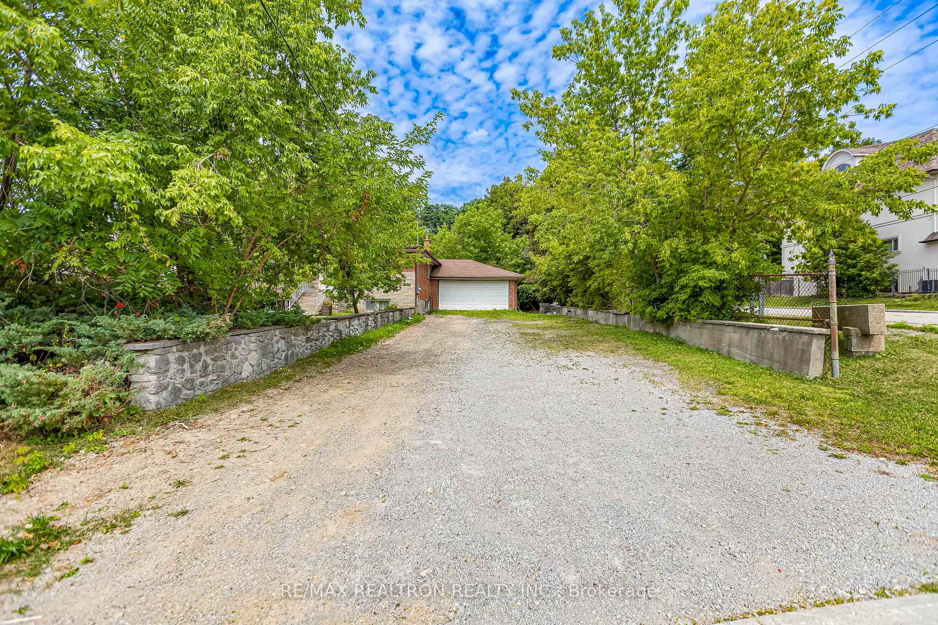 Photo 4 of 108 Garden Avenue, Richmond Hill, South Richvale — HOMEH