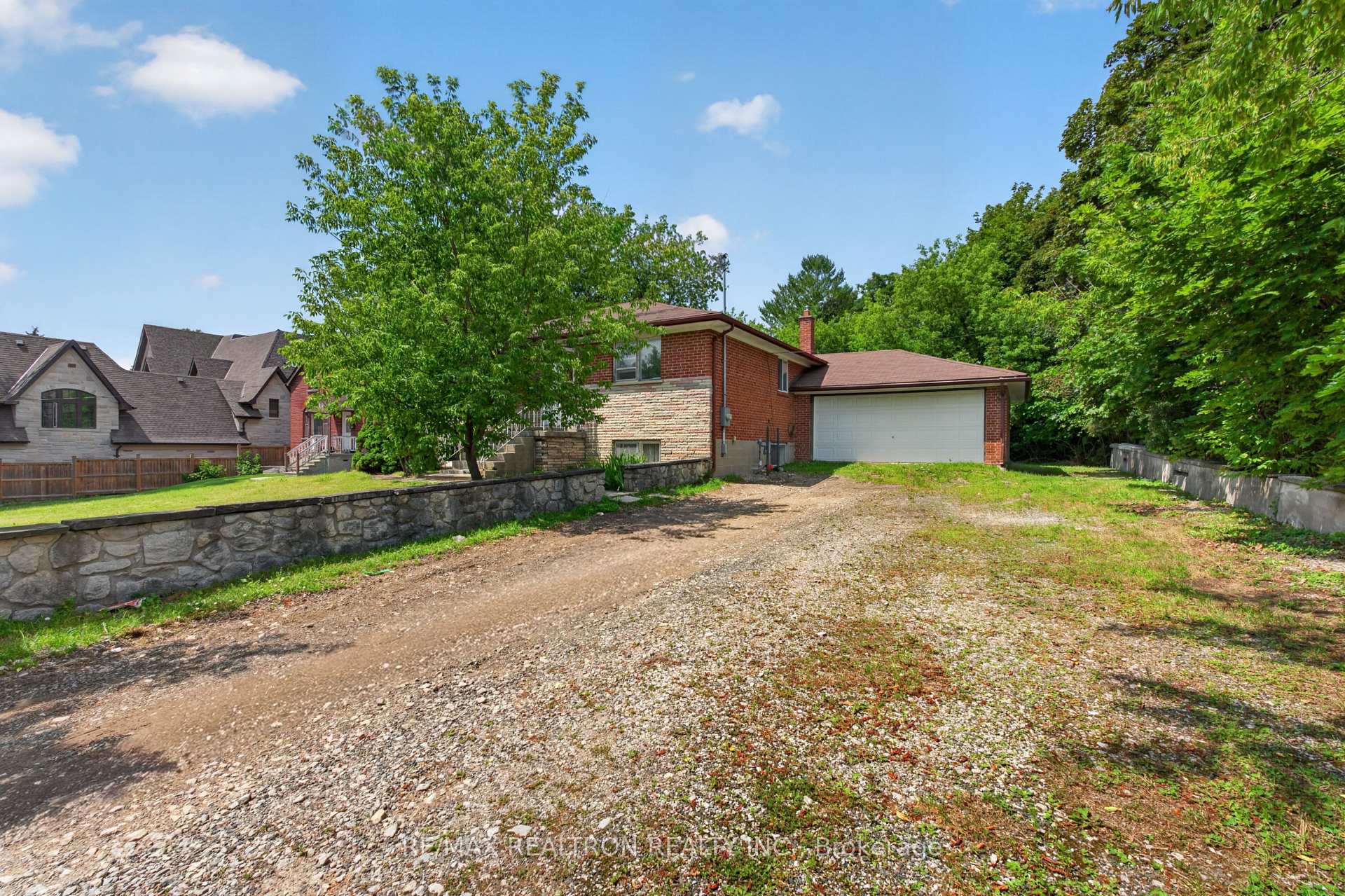 Photo 6 of 108 Garden Avenue, Richmond Hill, South Richvale — HOMEH
