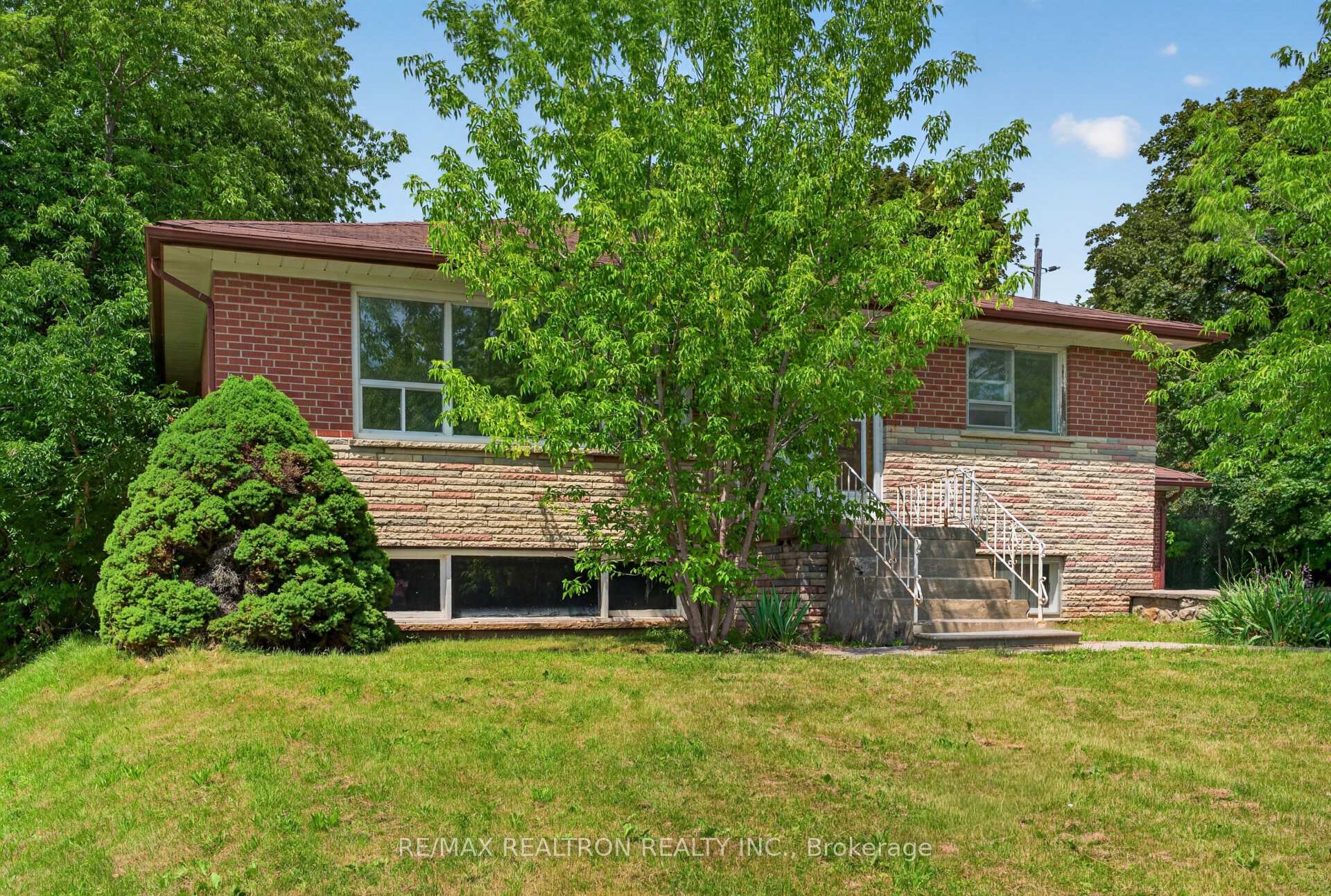 Photo 9 of 108 Garden Avenue, Richmond Hill, South Richvale — HOMEH