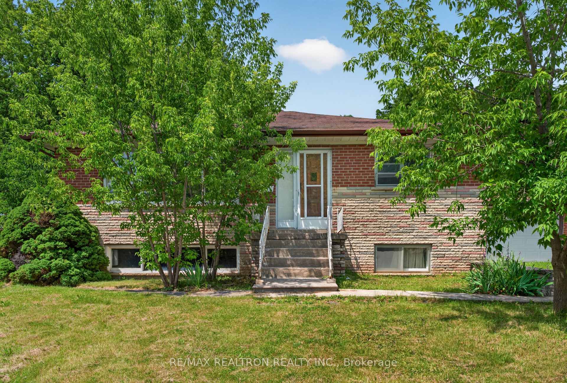 Photo 12 of 108 Garden Avenue, Richmond Hill, South Richvale — HOMEH