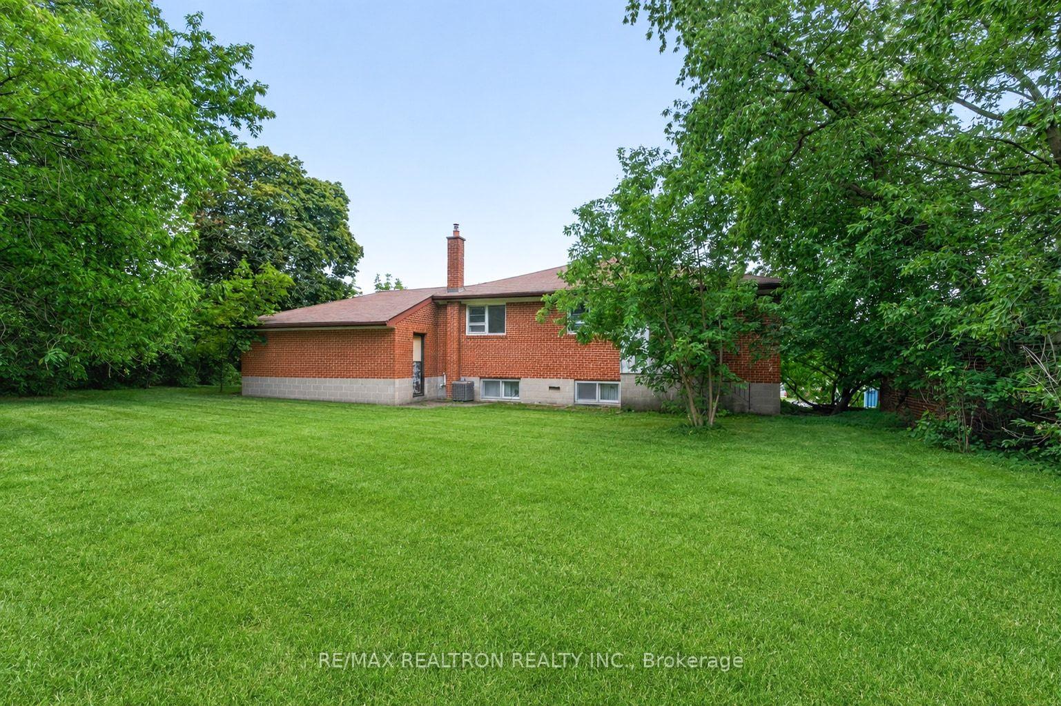 Photo 15 of 108 Garden Avenue, Richmond Hill, South Richvale — HOMEH