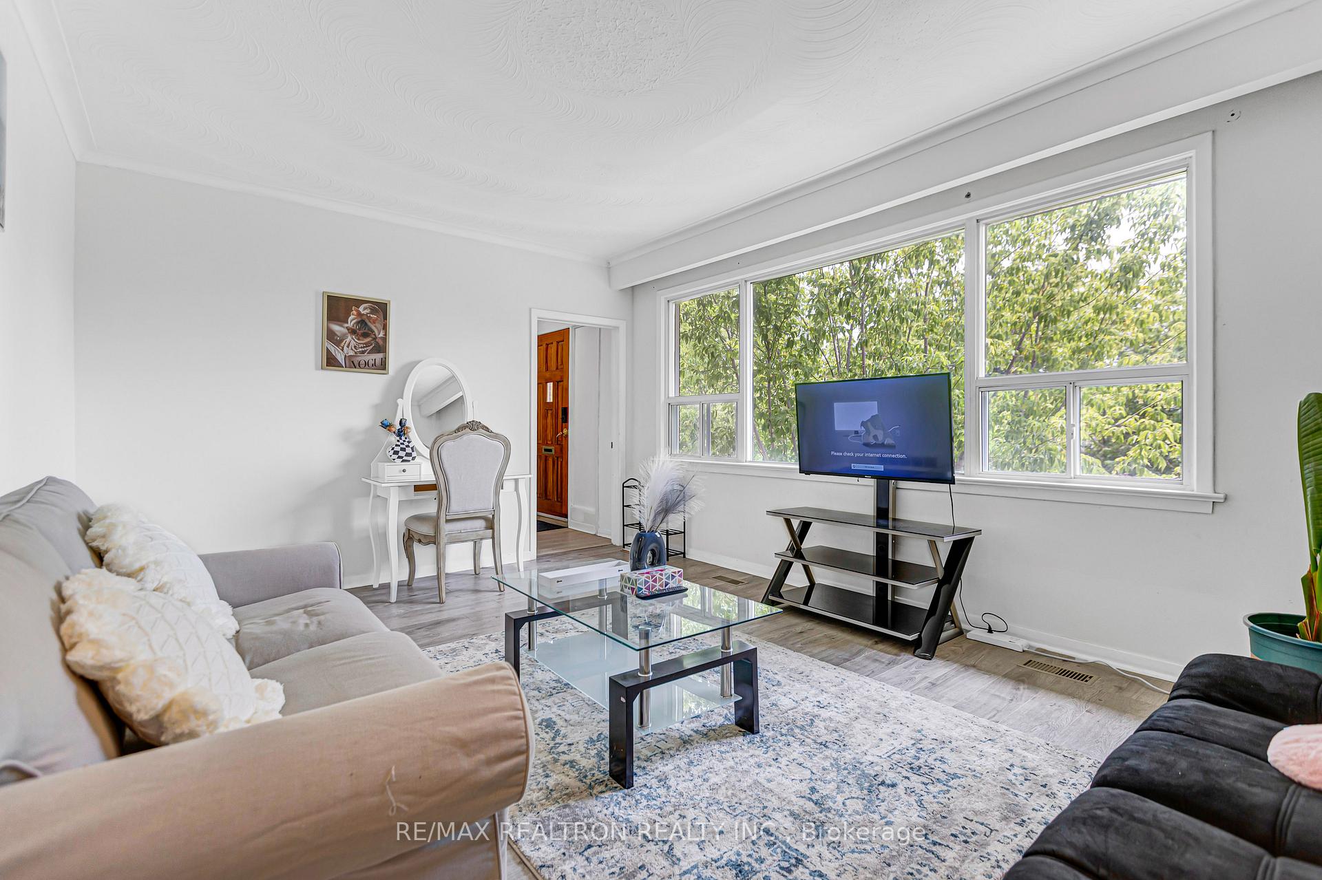 Photo 19 of 108 Garden Avenue, Richmond Hill, South Richvale — HOMEH