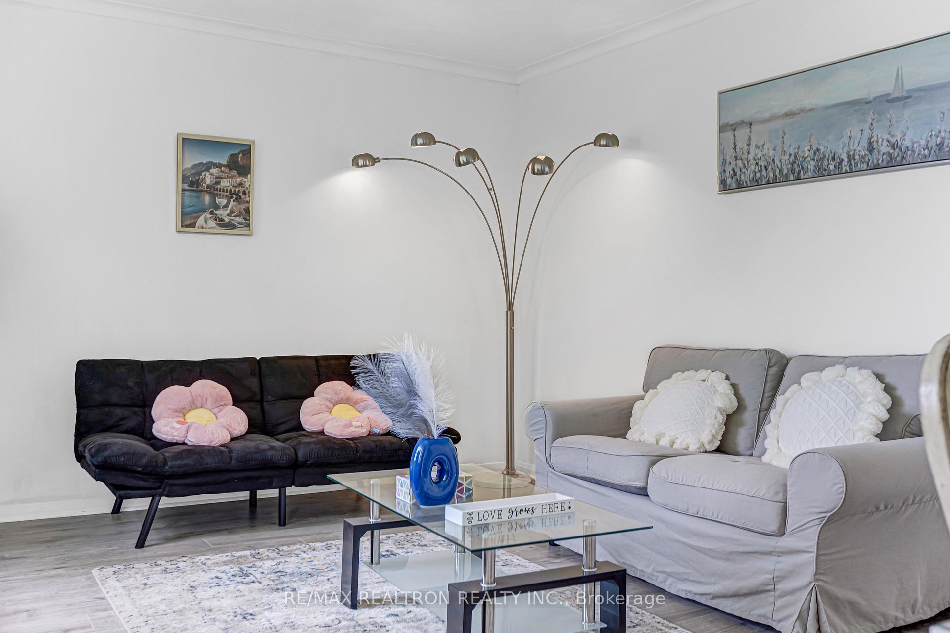 Photo 20 of 108 Garden Avenue, Richmond Hill, South Richvale — HOMEH
