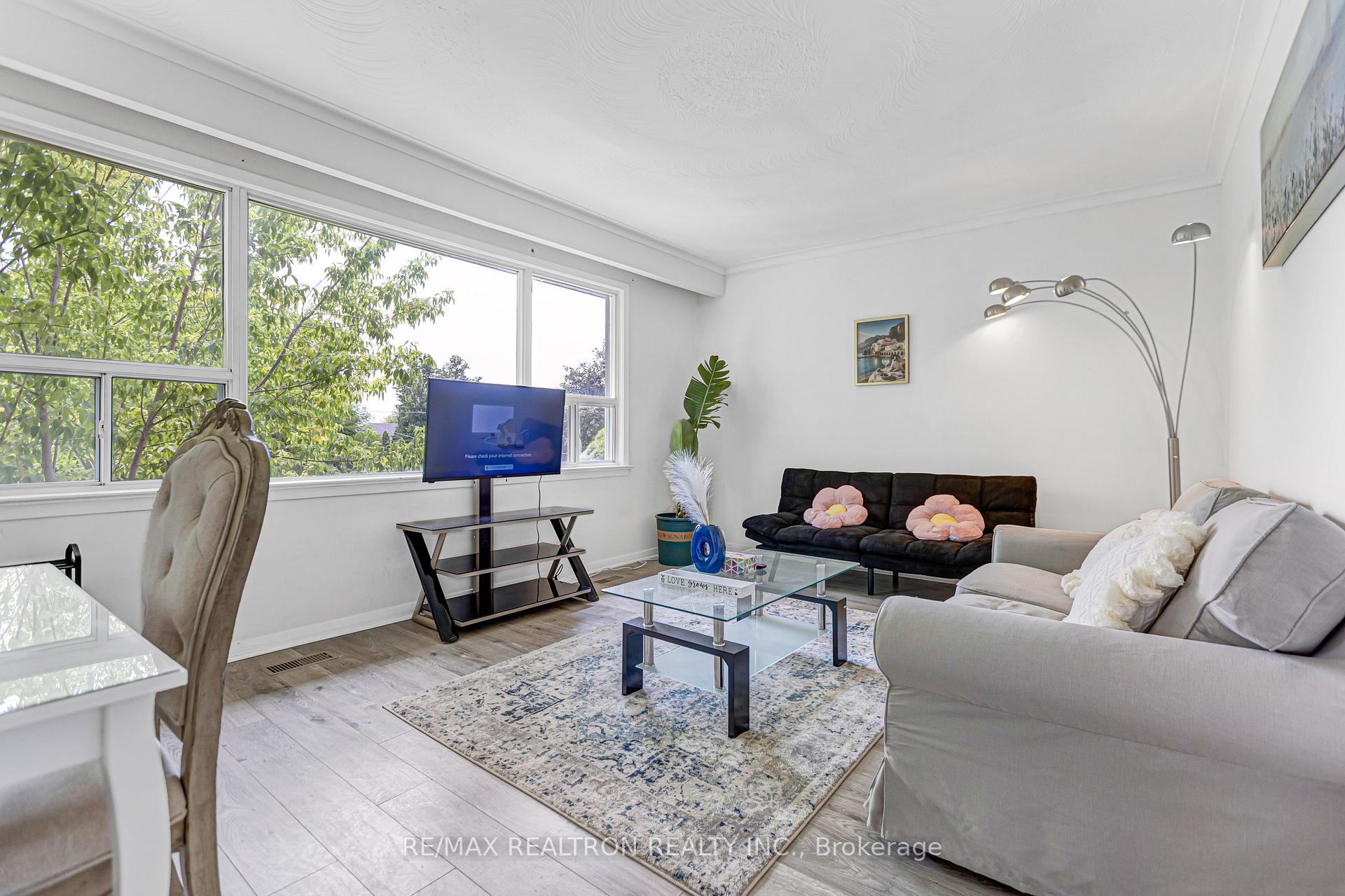 Photo 21 of 108 Garden Avenue, Richmond Hill, South Richvale — HOMEH