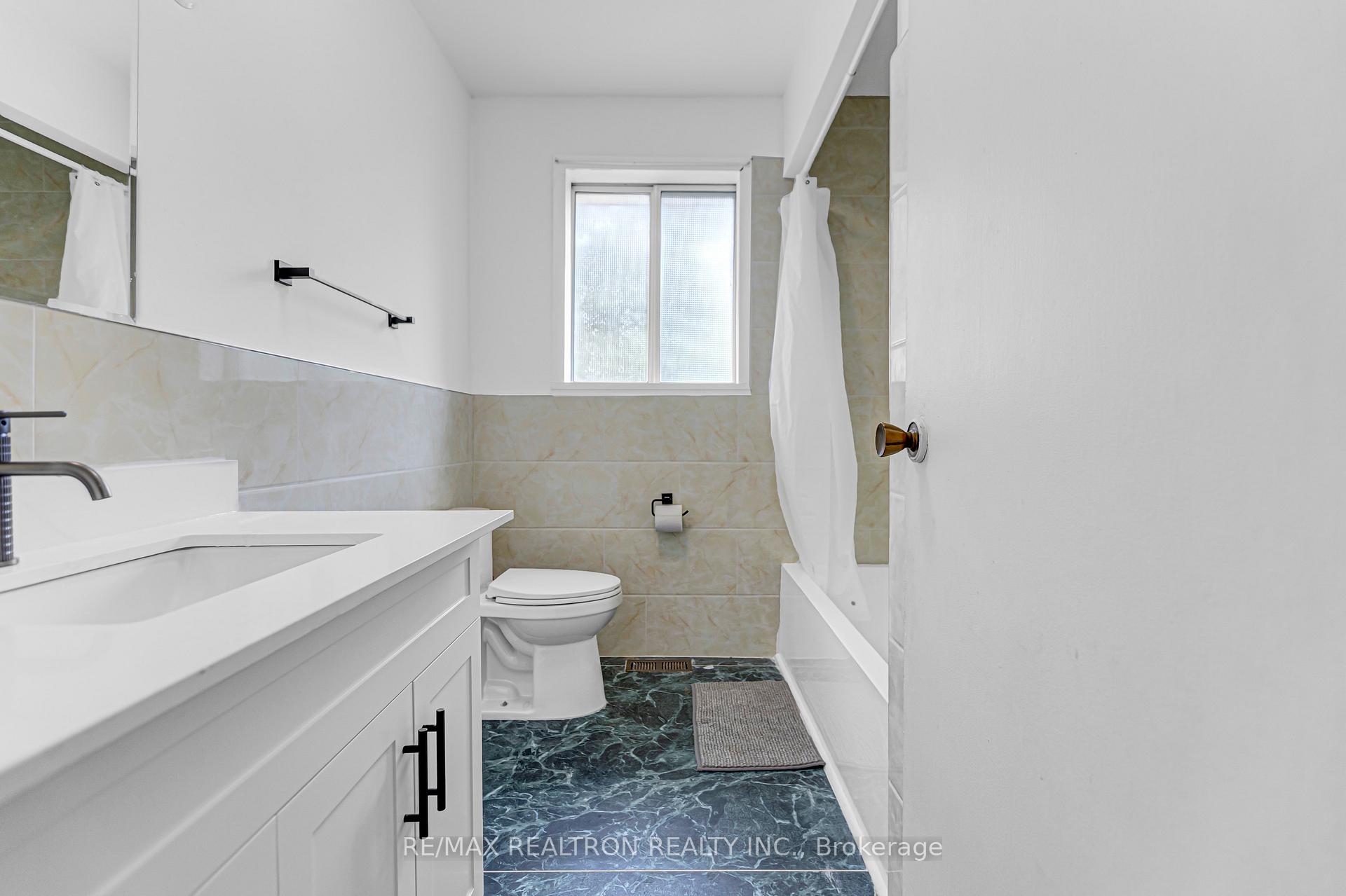 Photo 33 of 108 Garden Avenue, Richmond Hill, South Richvale — HOMEH