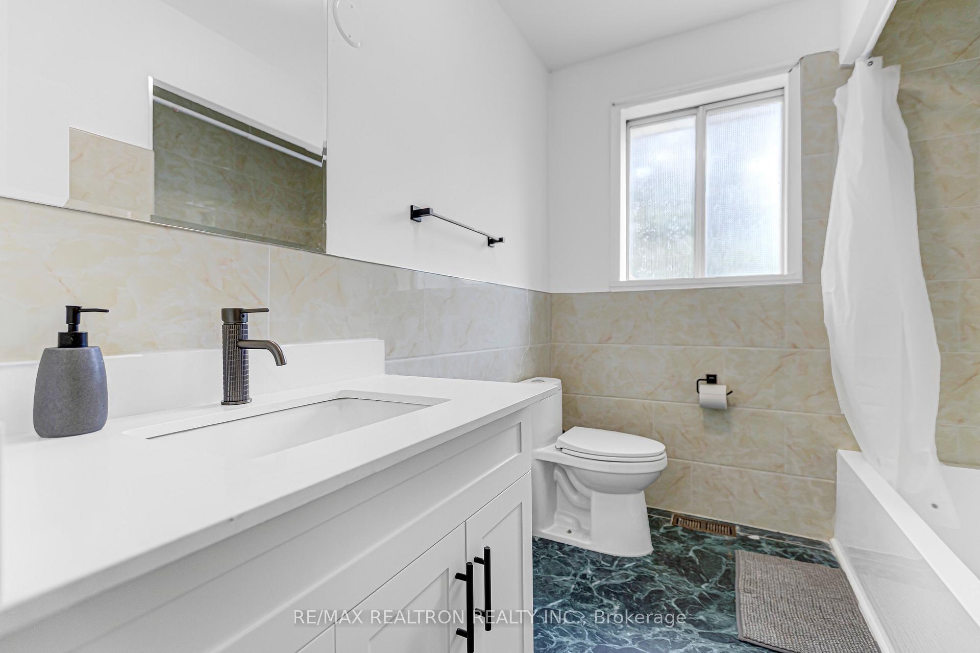 Photo 34 of 108 Garden Avenue, Richmond Hill, South Richvale — HOMEH