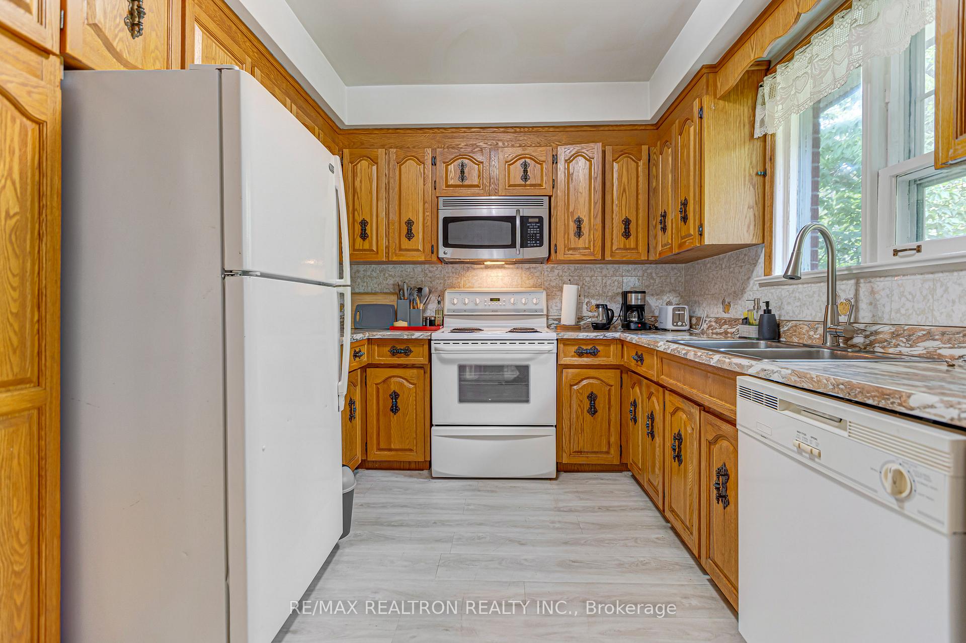Photo 35 of 108 Garden Avenue, Richmond Hill, South Richvale — HOMEH