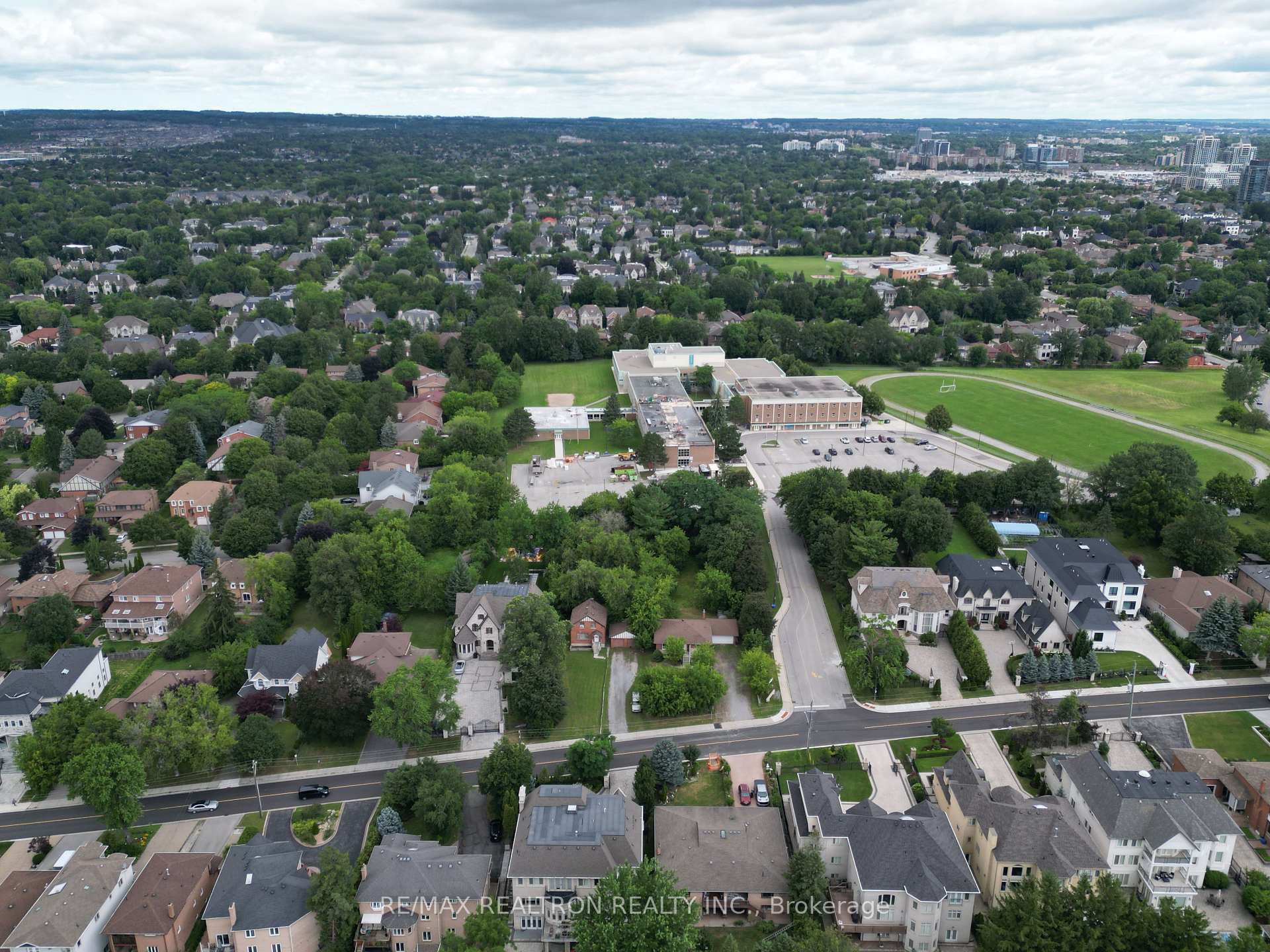 Photo 48 of 108 Garden Avenue, Richmond Hill, South Richvale — HOMEH