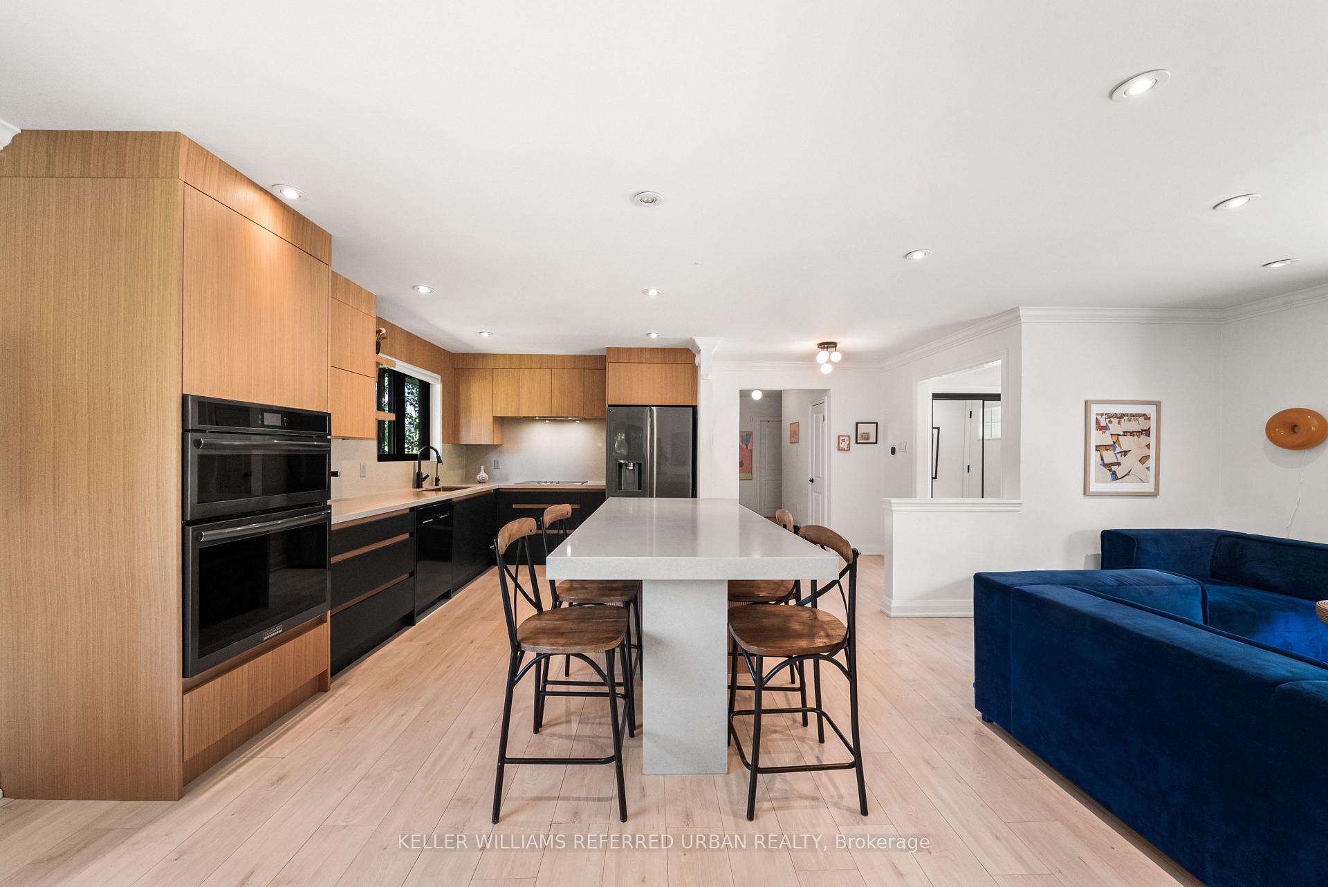 Photo 2 of 115 Bonnyview Drive, Etobicoke, Stonegate-Queensway — HOMEH