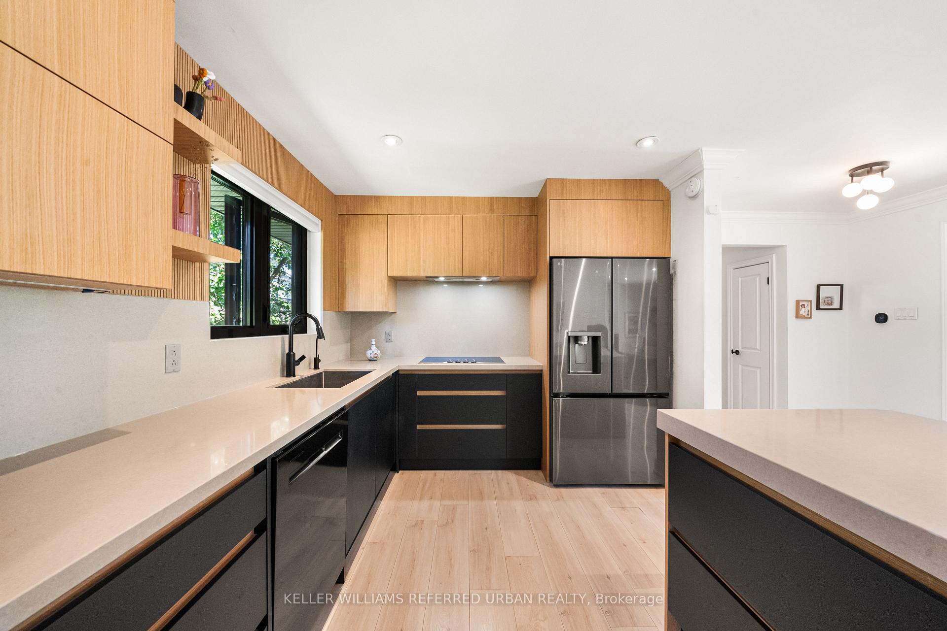 Photo 3 of 115 Bonnyview Drive, Etobicoke, Stonegate-Queensway — HOMEH