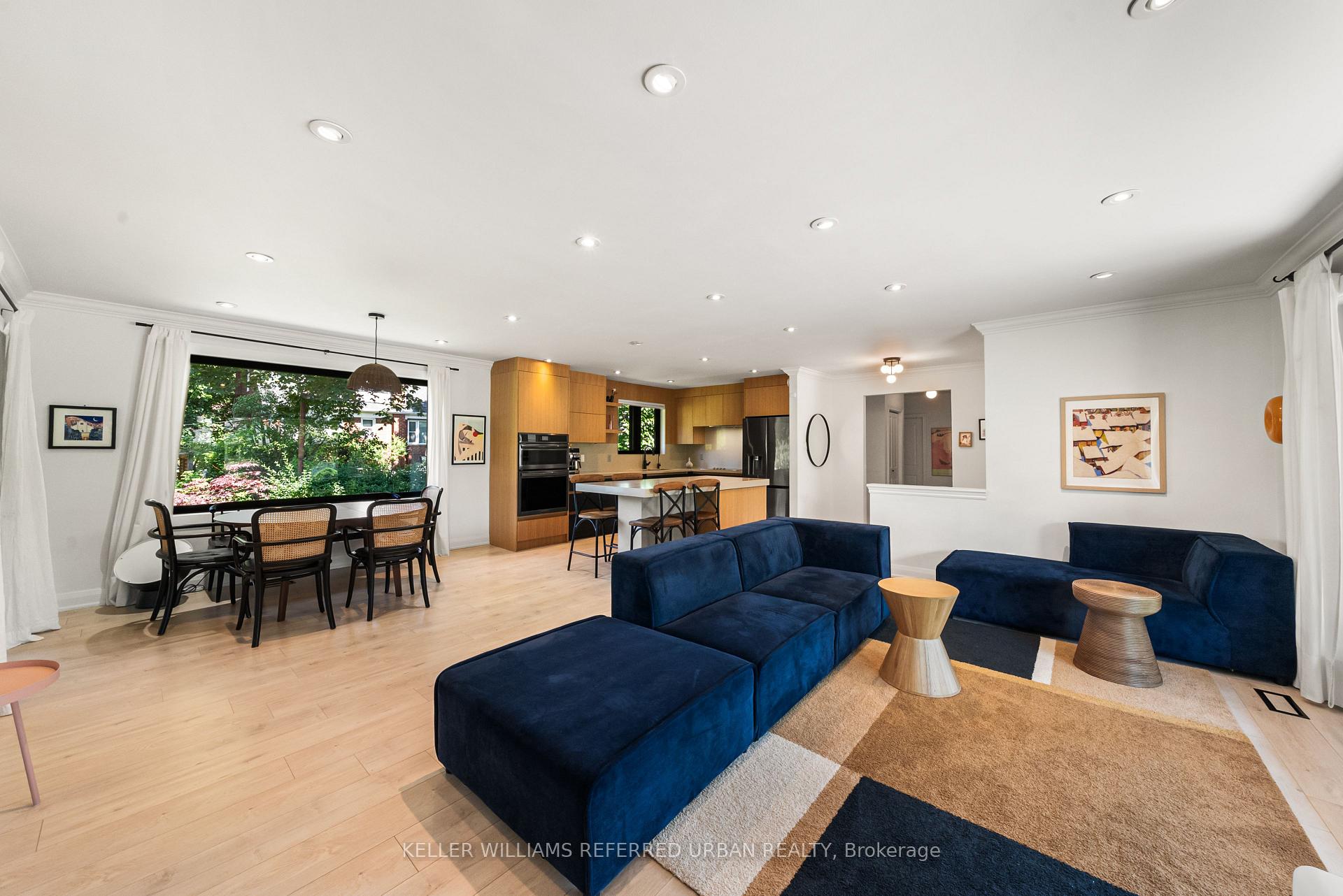 Photo 4 of 115 Bonnyview Drive, Etobicoke, Stonegate-Queensway — HOMEH