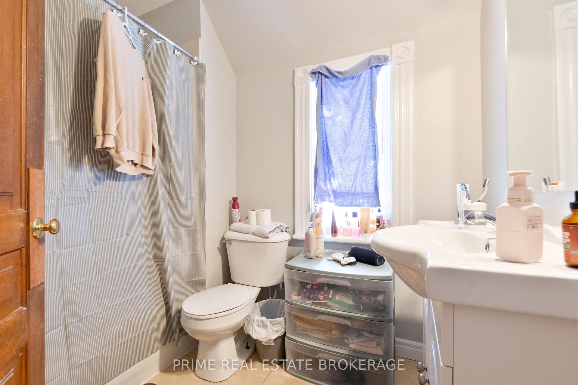 Photo 14 of 142 John Street, London, East F — HOMEH