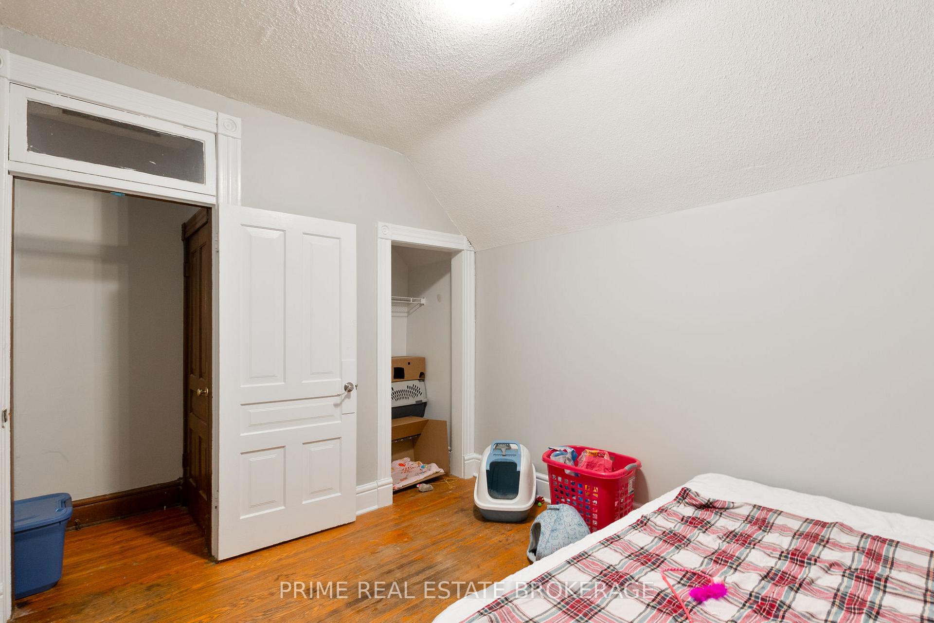 Photo 16 of 142 John Street, London, East F — HOMEH