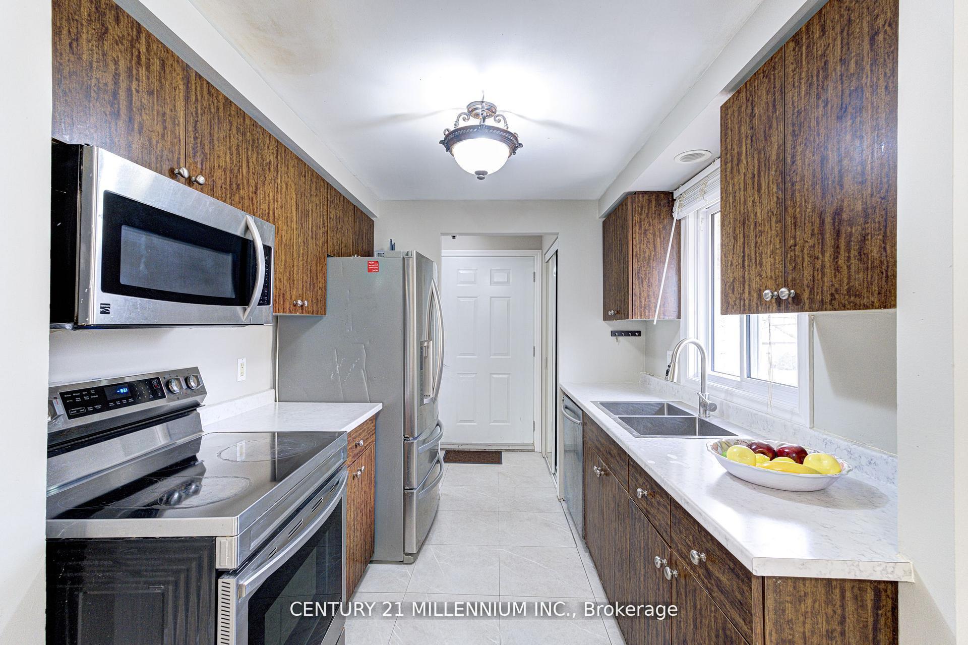 Photo 18 of 15 Northview Heights Drive, Cambridge, Greenway-Chaplin — HOMEH
