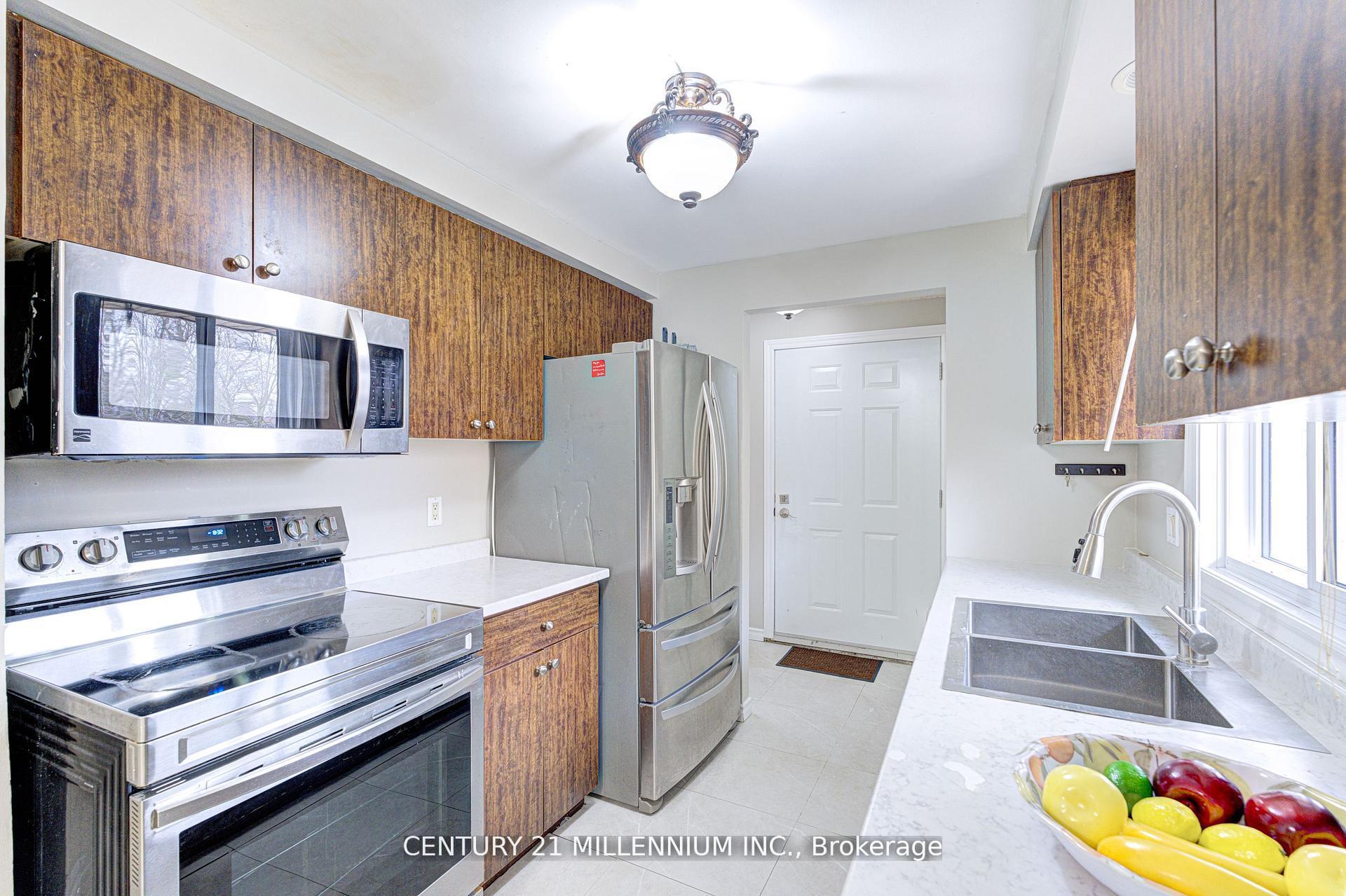 Photo 20 of 15 Northview Heights Drive, Cambridge, Greenway-Chaplin — HOMEH