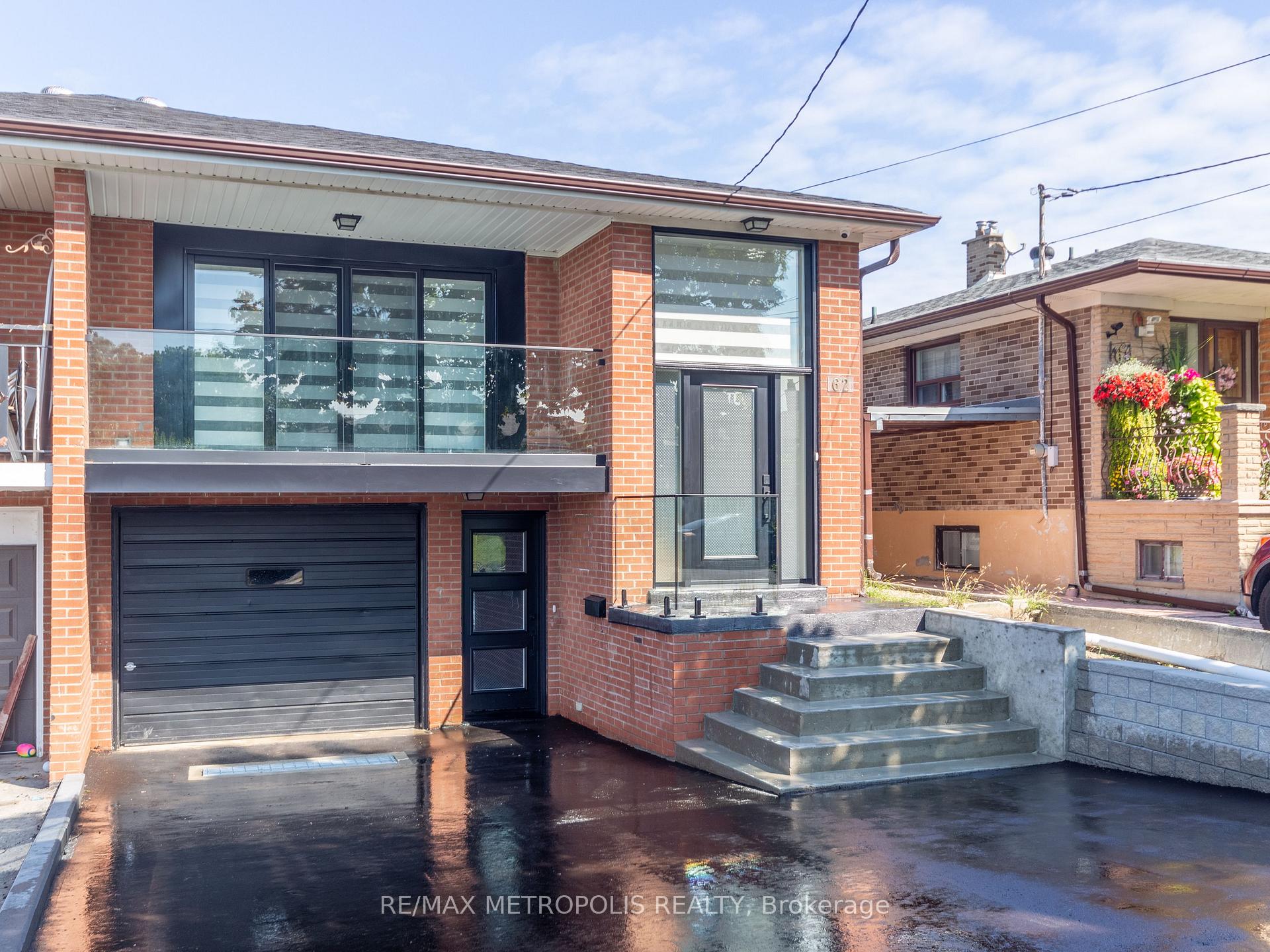 Photo 4 of Unit Upper, 62 Davelayne Road, North York, Humbermede — HOMEH