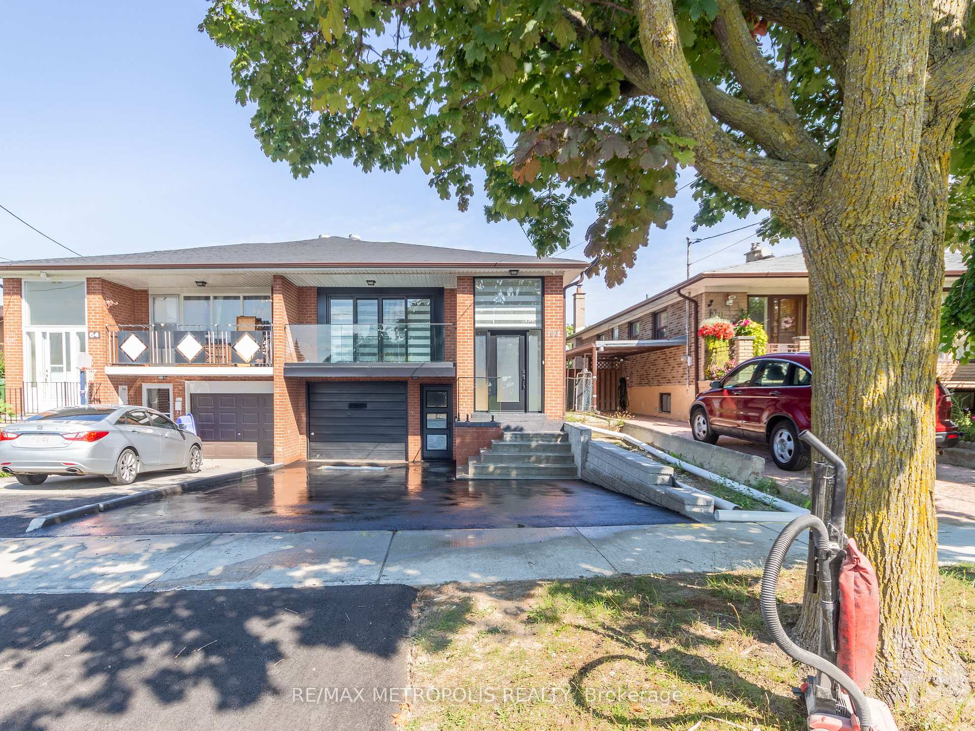 Photo 6 of Unit Upper, 62 Davelayne Road, North York, Humbermede — HOMEH