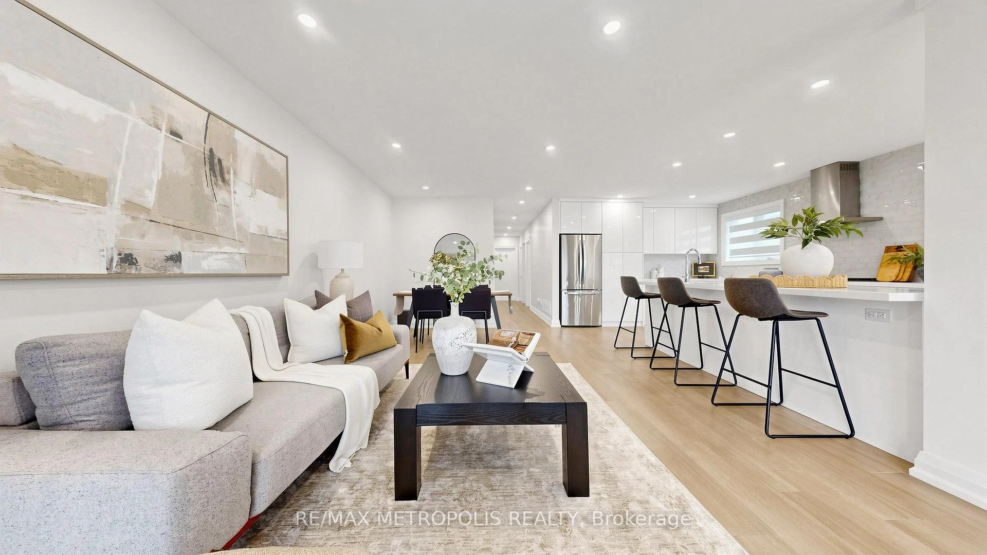 Photo 16 of Unit Upper, 62 Davelayne Road, North York, Humbermede — HOMEH