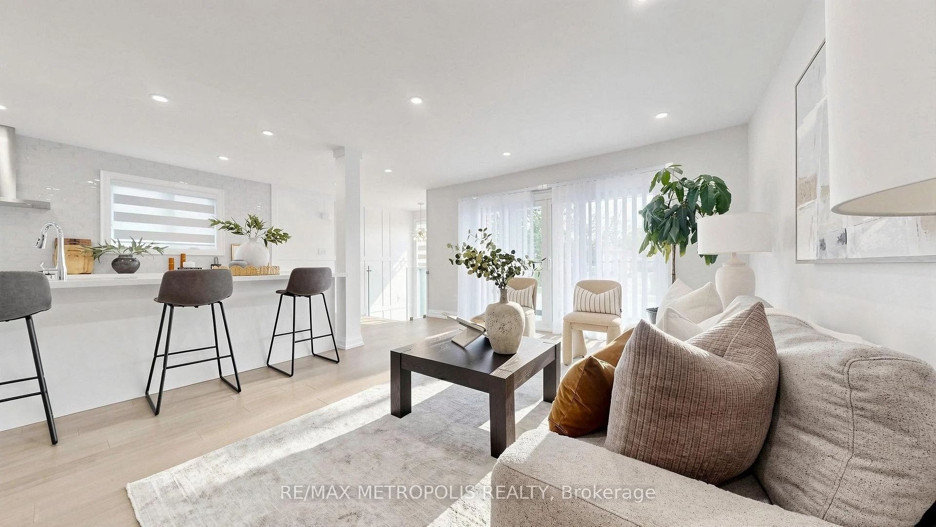 Photo 18 of Unit Upper, 62 Davelayne Road, North York, Humbermede — HOMEH