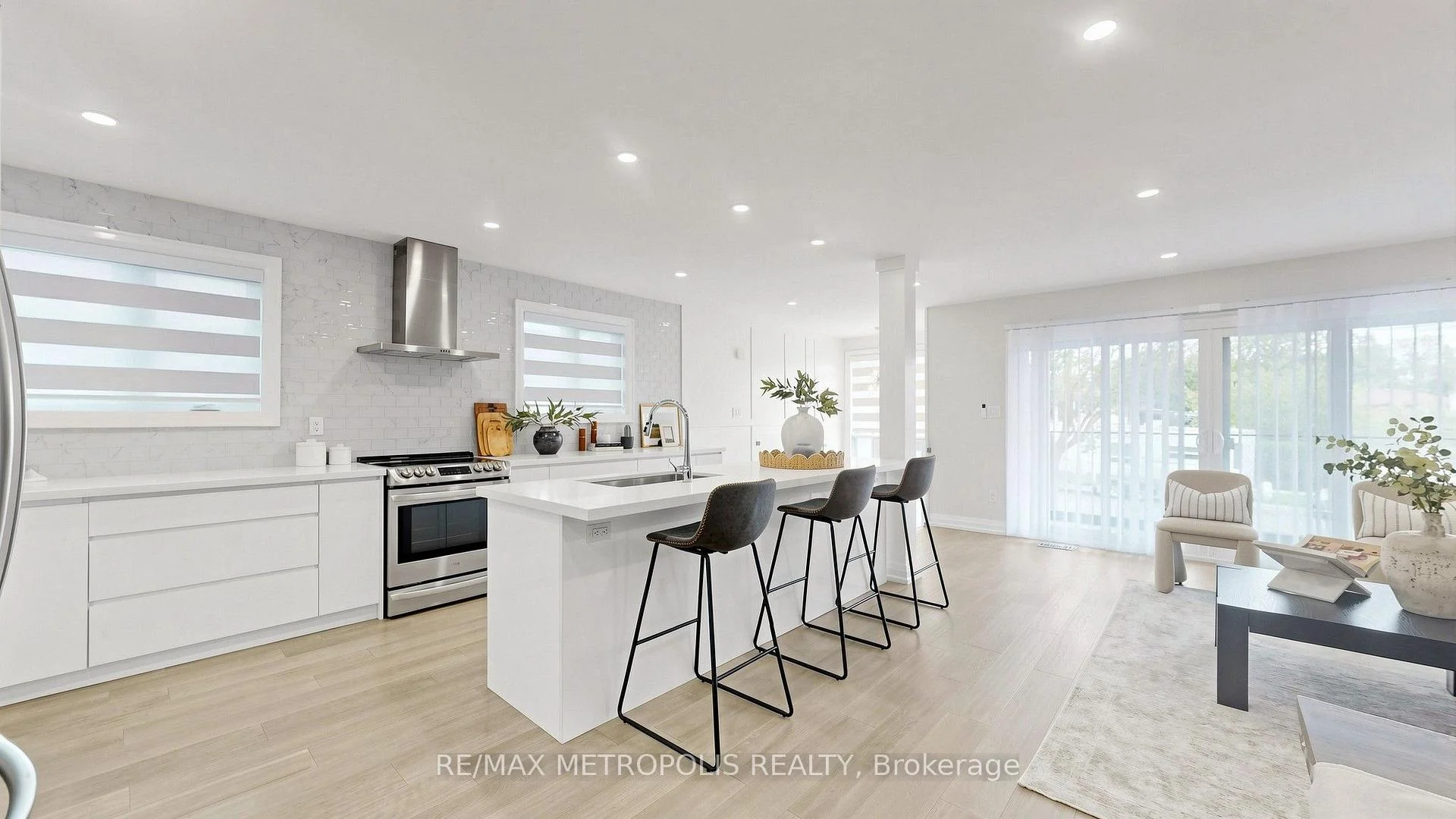 Photo 24 of Unit Upper, 62 Davelayne Road, North York, Humbermede — HOMEH