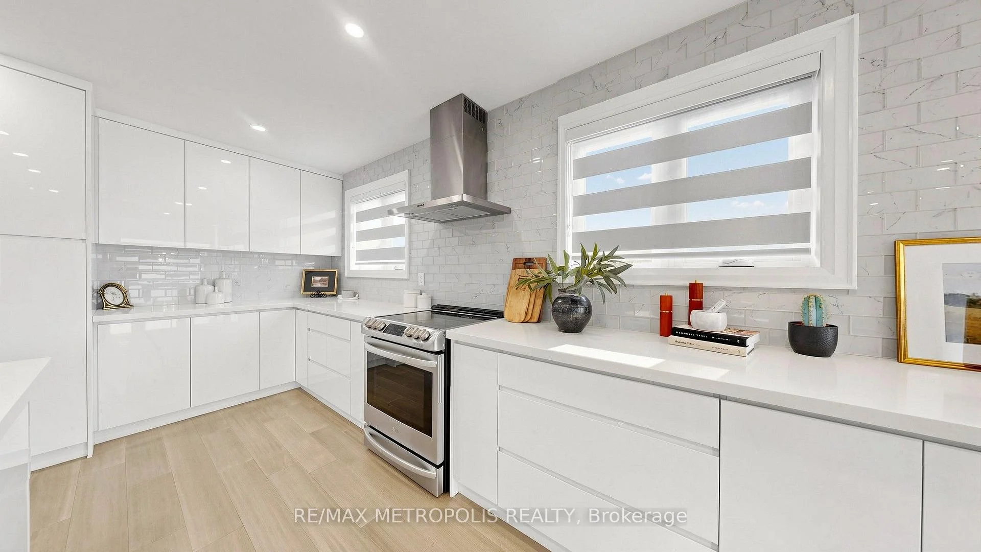 Photo 30 of Unit Upper, 62 Davelayne Road, North York, Humbermede — HOMEH