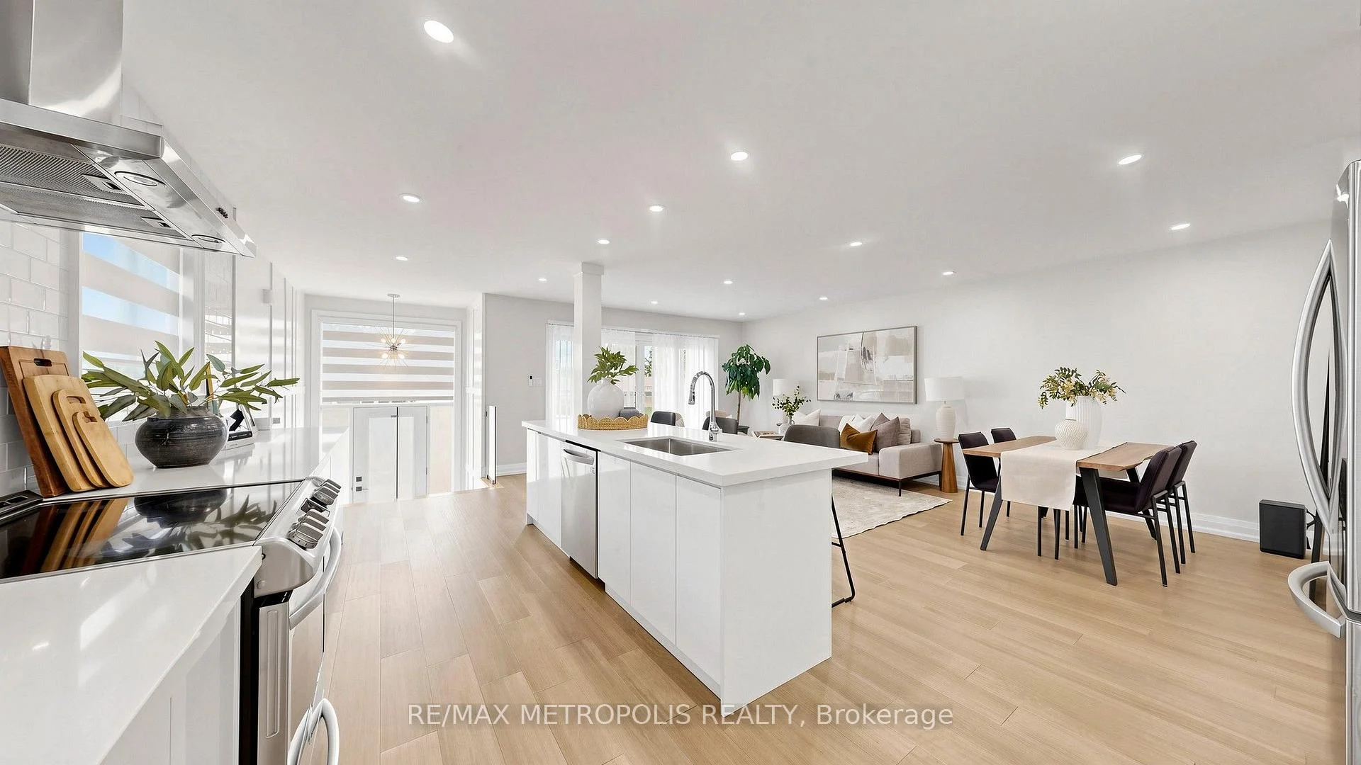 Photo 34 of Unit Upper, 62 Davelayne Road, North York, Humbermede — HOMEH