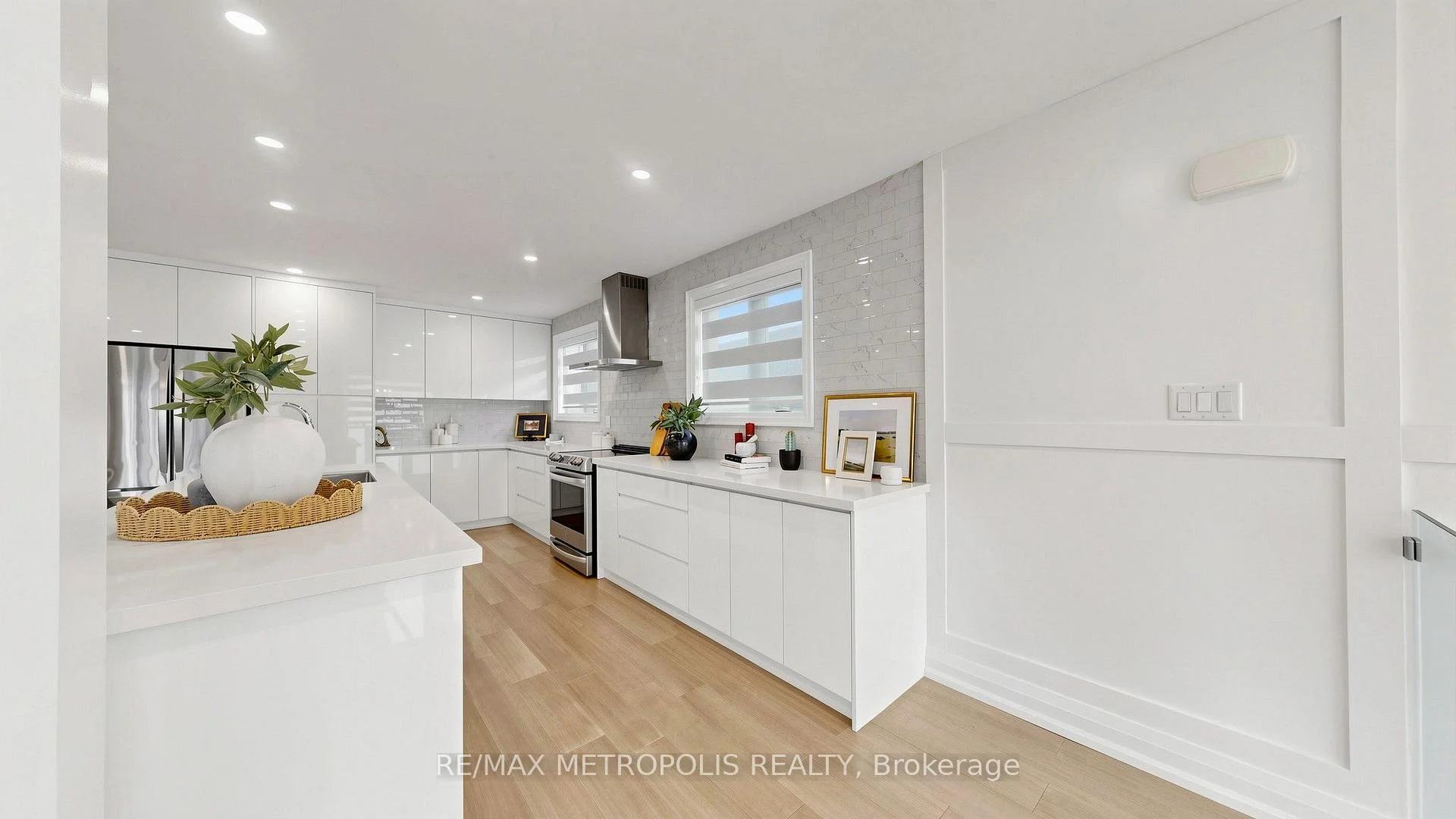 Photo 36 of Unit Upper, 62 Davelayne Road, North York, Humbermede — HOMEH