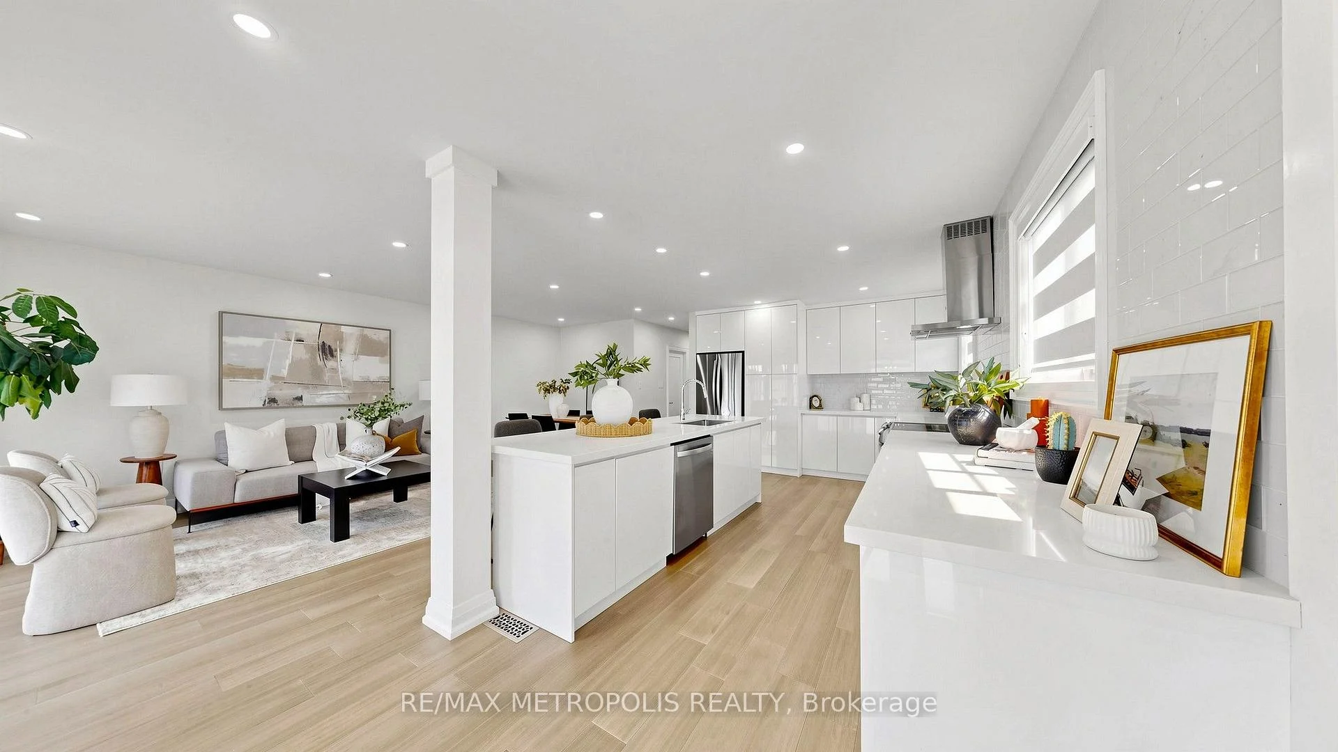 Photo 39 of Unit Upper, 62 Davelayne Road, North York, Humbermede — HOMEH