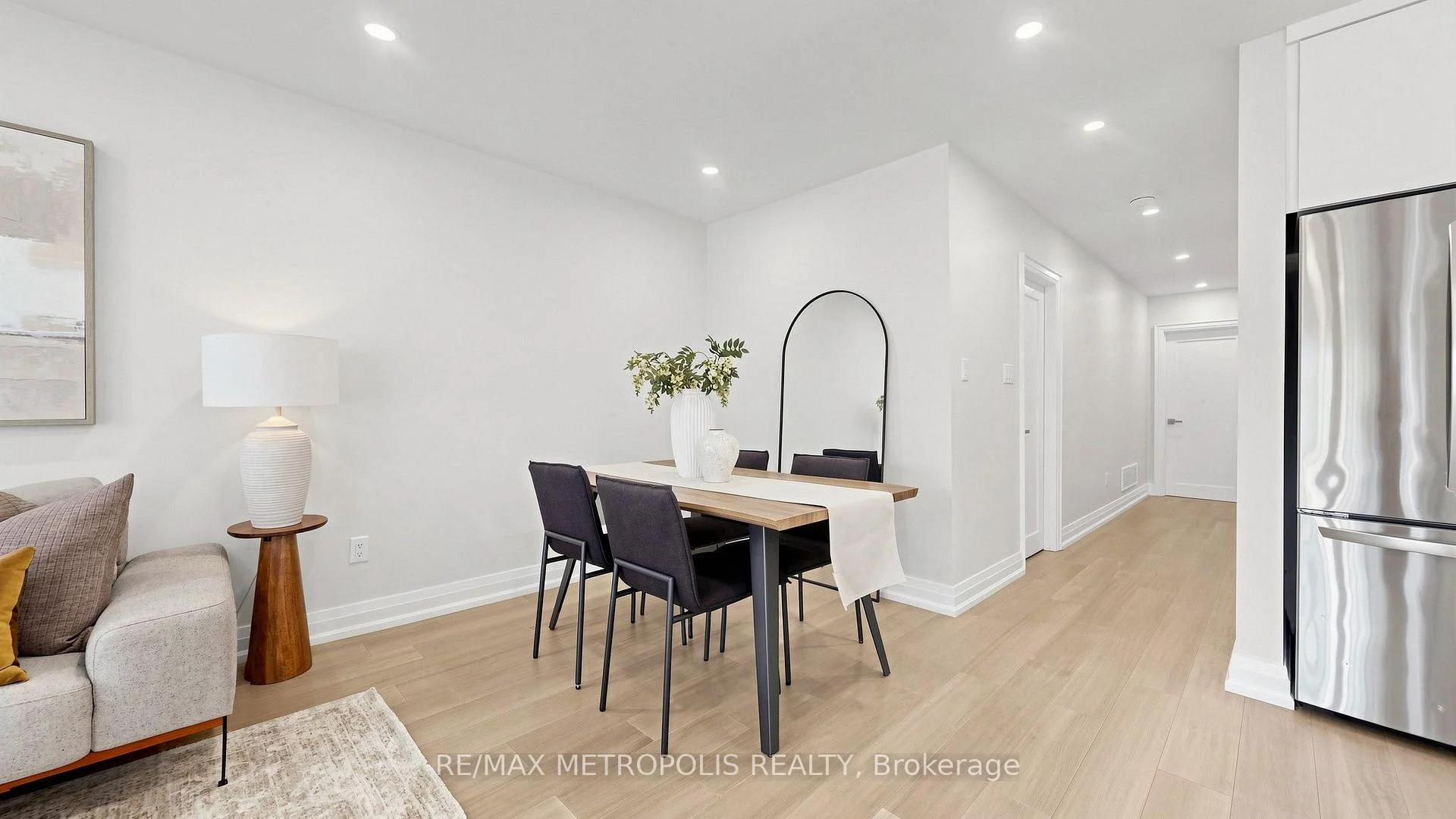 Photo 41 of Unit Upper, 62 Davelayne Road, North York, Humbermede — HOMEH