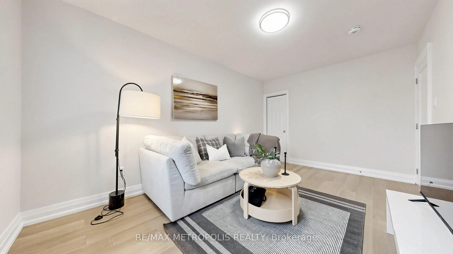 Photo 51 of Unit Upper, 62 Davelayne Road, North York, Humbermede — HOMEH