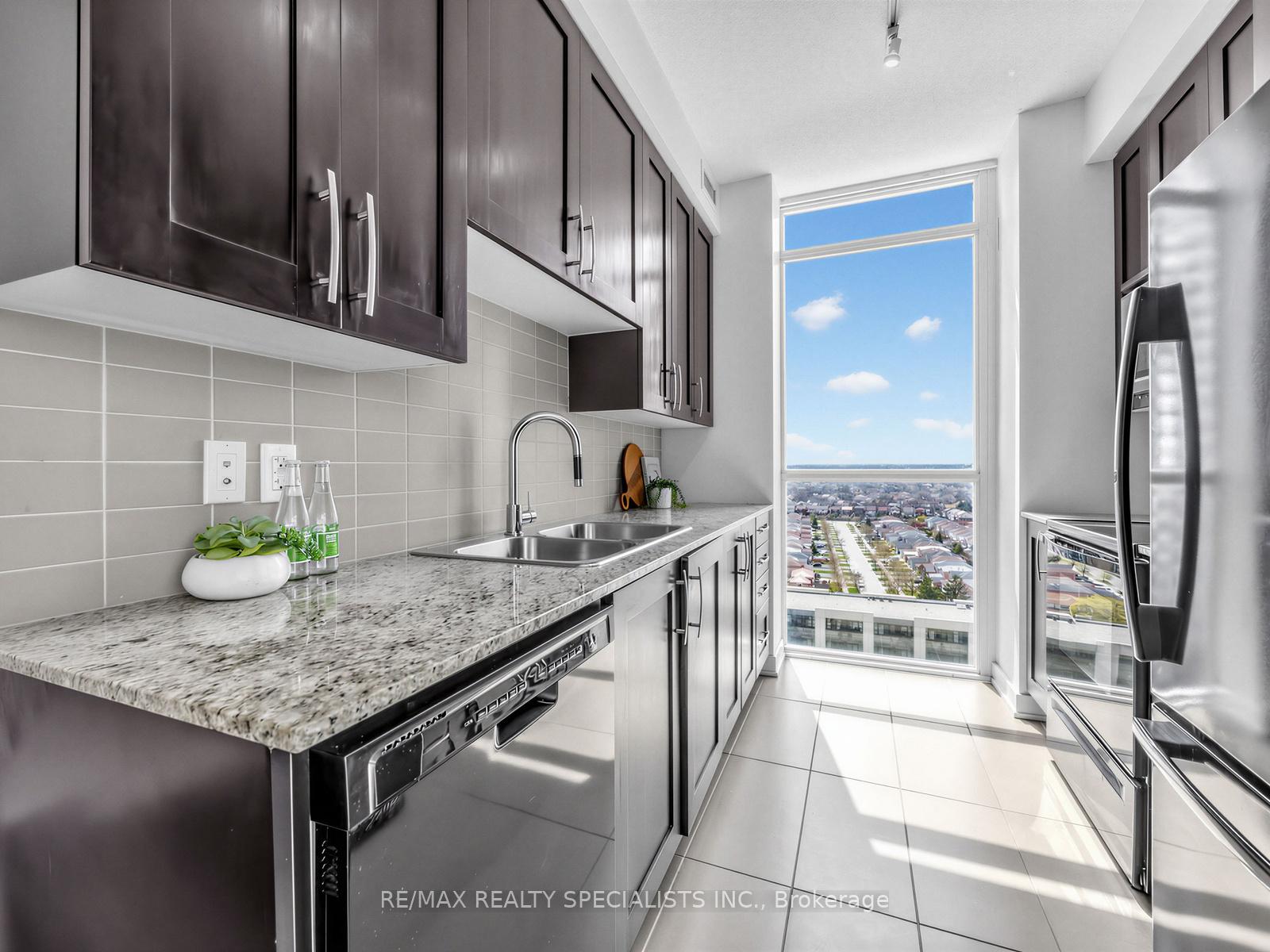 Photo 8 of Unit 1507, 4070 Confederation Parkway, Mississauga, City Centre — HOMEH