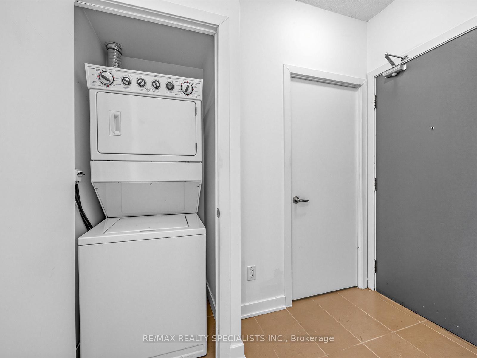Photo 17 of Unit 1507, 4070 Confederation Parkway, Mississauga, City Centre — HOMEH