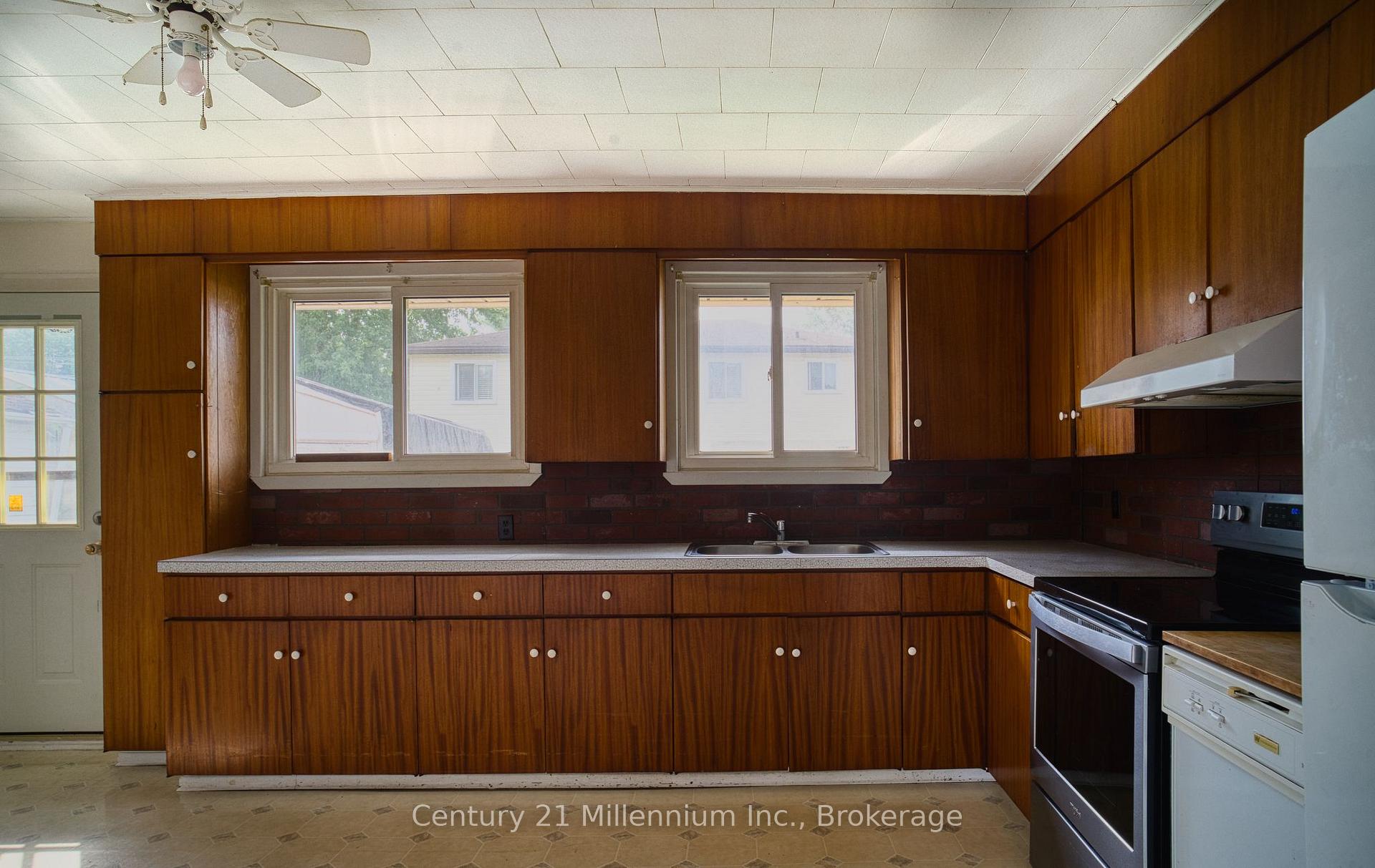 Photo 9 of 209 John Street, Clearview, Stayner — HOMEH