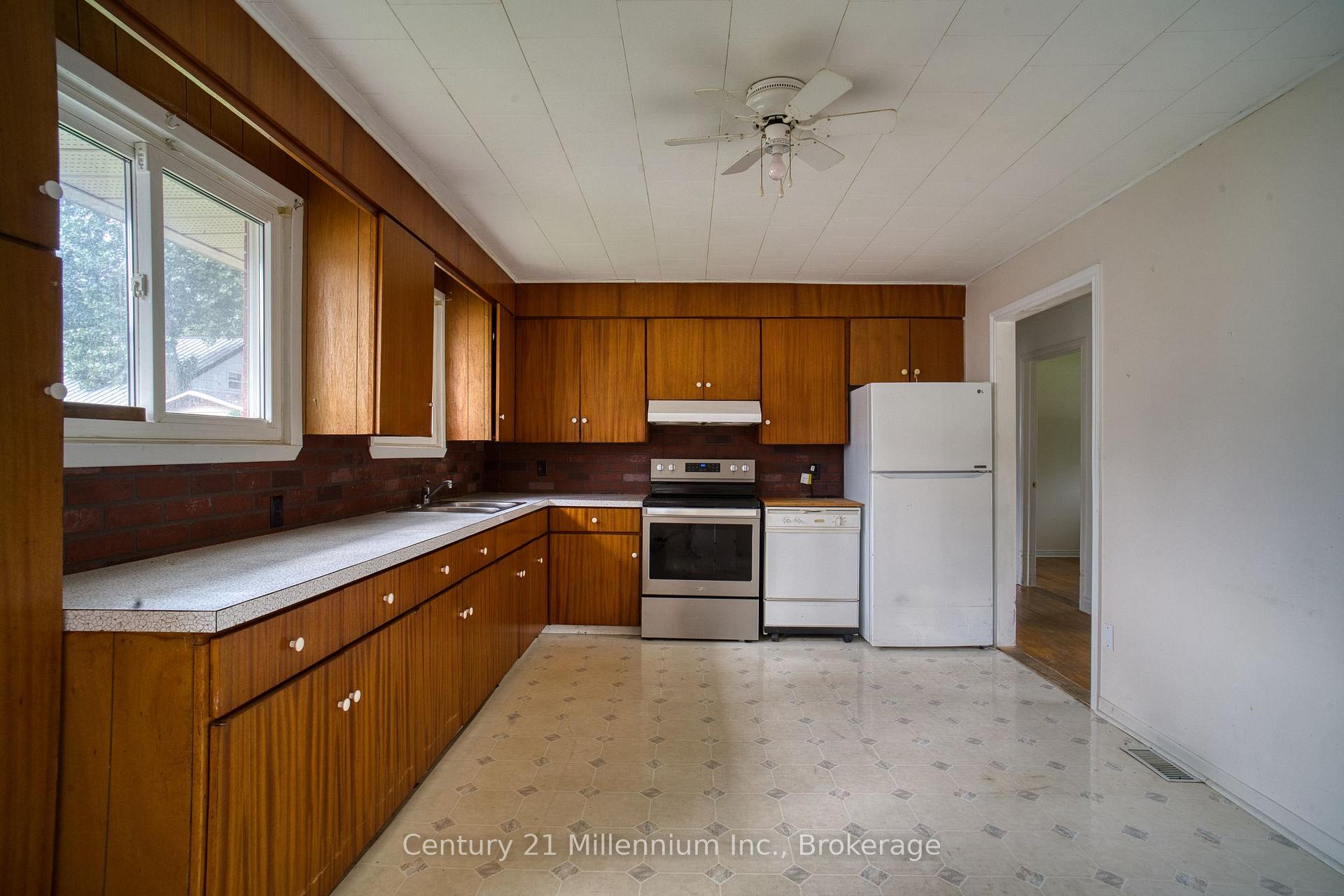 Photo 10 of 209 John Street, Clearview, Stayner — HOMEH
