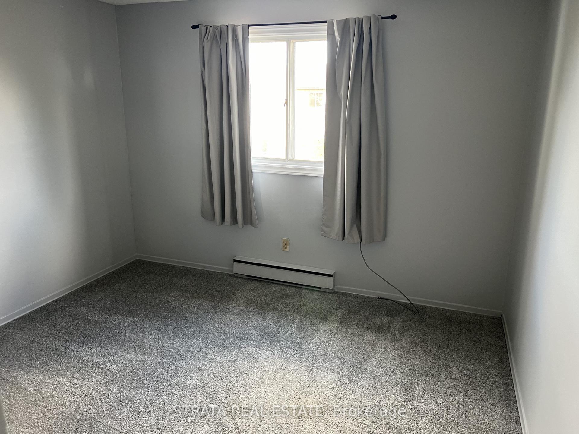 Photo 6 of 577 Dorchester Drive, Oshawa, Vanier — HOMEH
