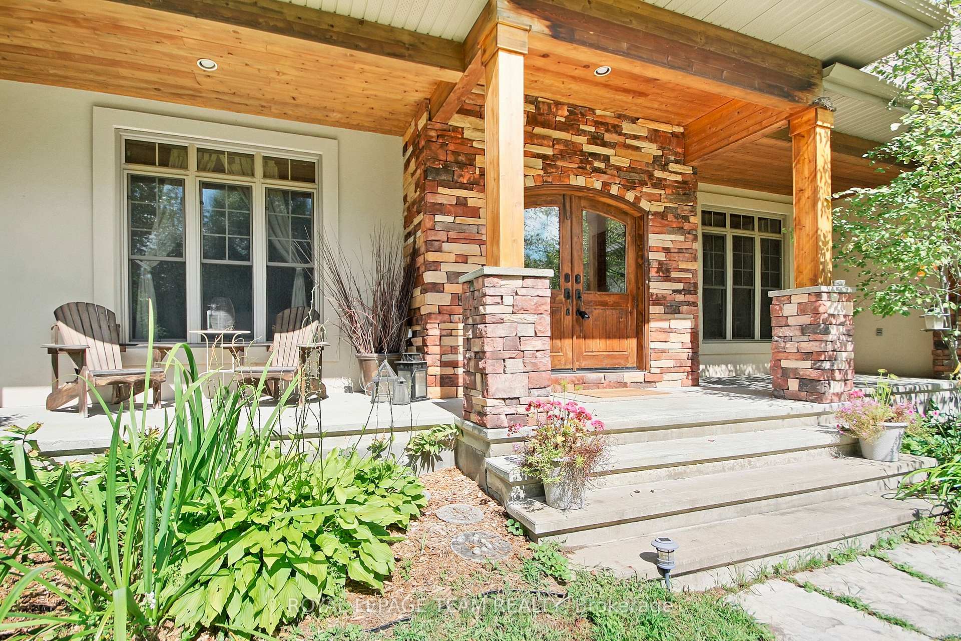 Photo 2 of 1671 Reindeer Way, Ottawa, Greely — HOMEH