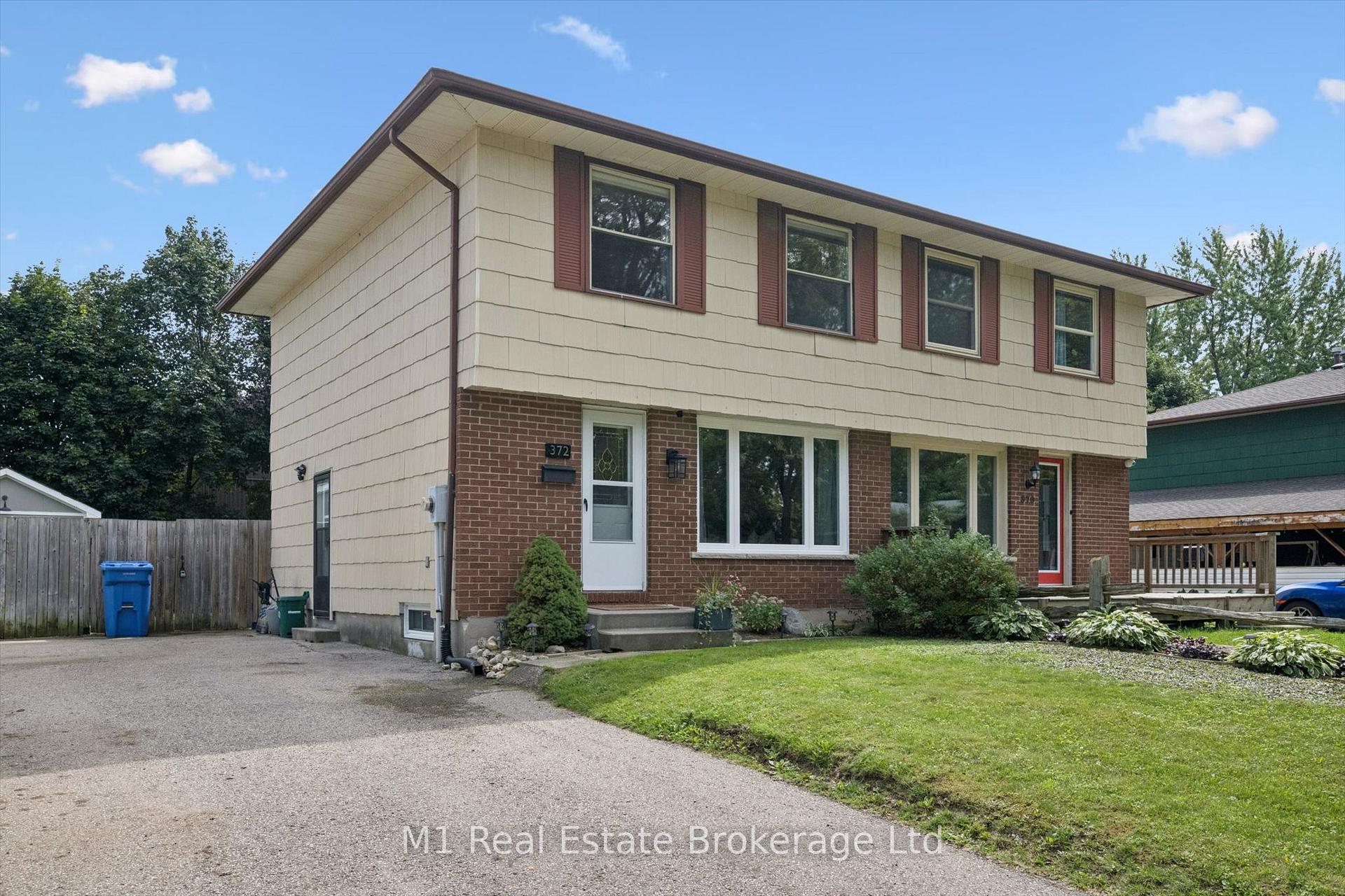 Photo 1 of 372 Argyll Street, Centre Wellington, Fergus — HOMEH