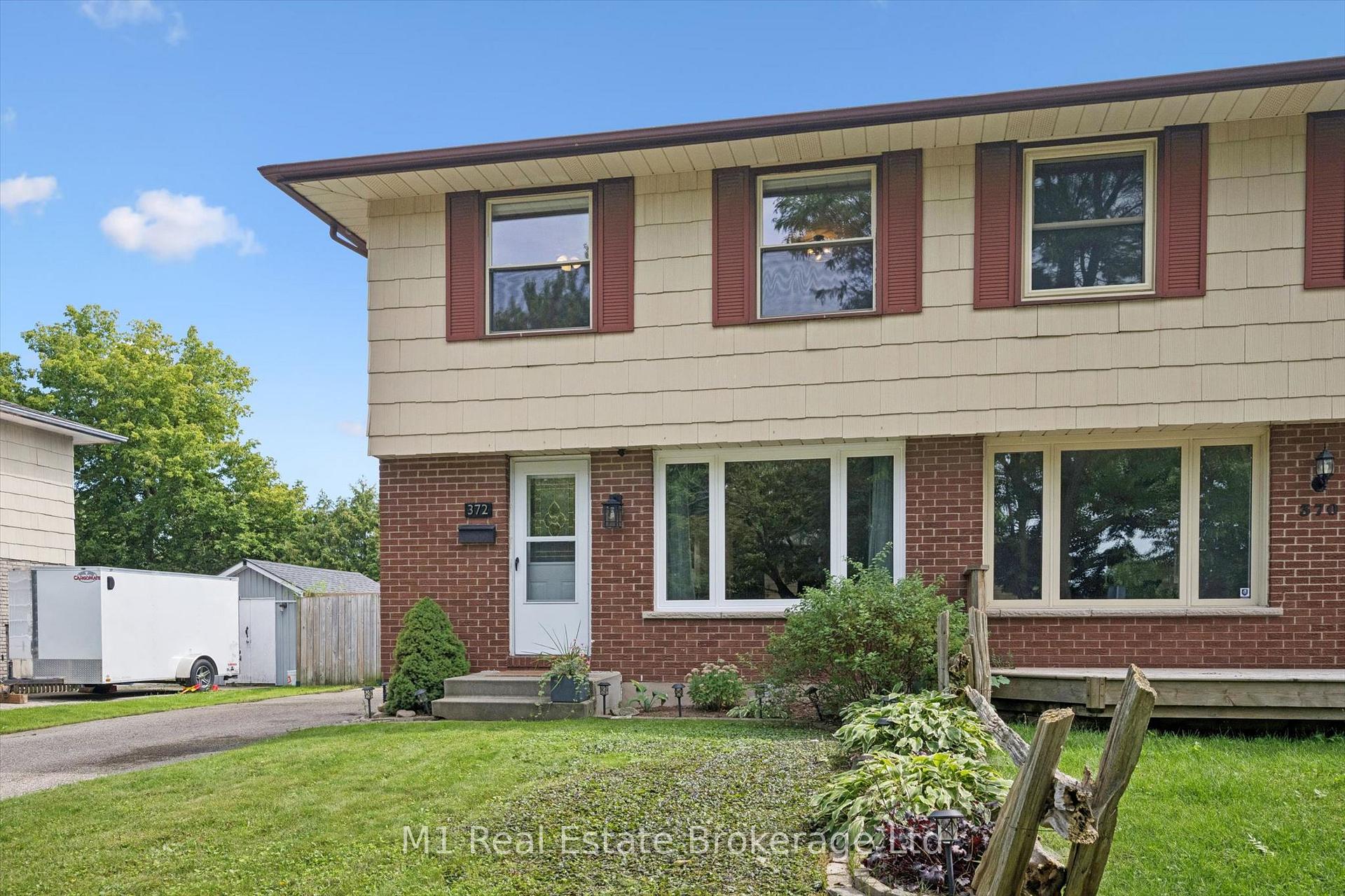 Photo 2 of 372 Argyll Street, Centre Wellington, Fergus — HOMEH