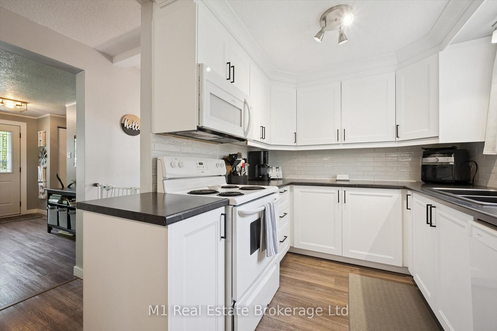 Photo 12 of 372 Argyll Street, Centre Wellington, Fergus — HOMEH