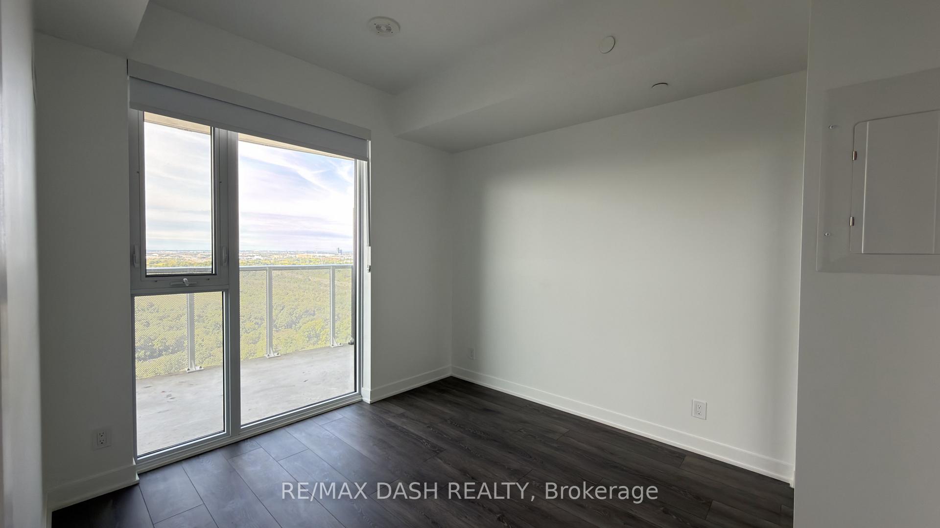 Photo 13 of Unit 2015, 6 Flavelle Trail, Vaughan, Steeles West Industrial — HOMEH