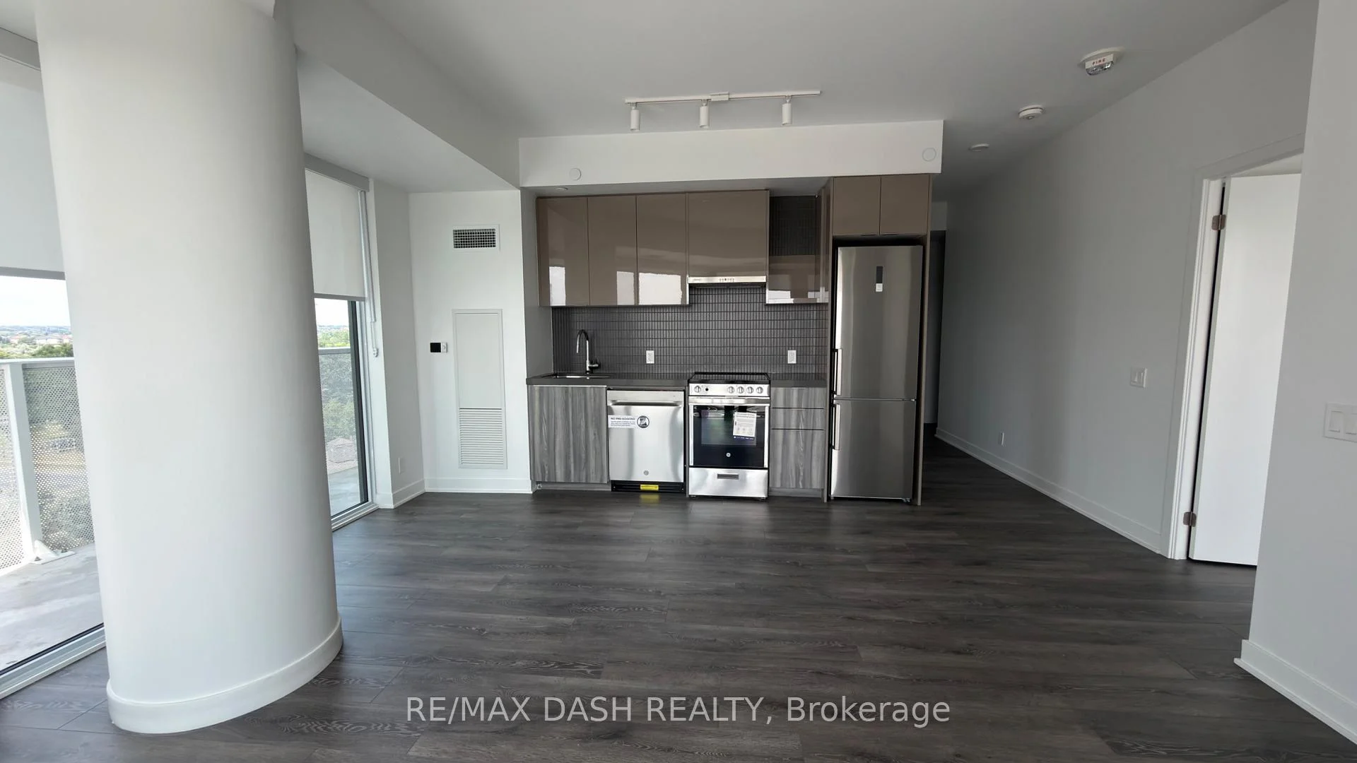 Photo 22 of Unit 2015, 6 Flavelle Trail, Vaughan, Steeles West Industrial — HOMEH