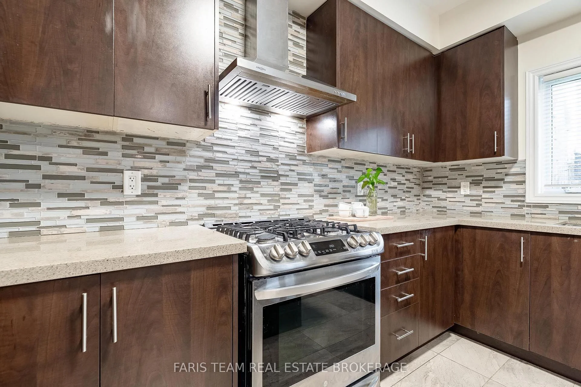 Photo 16 of 1284 Harrington Street, Innisfil, Lefroy — HOMEH