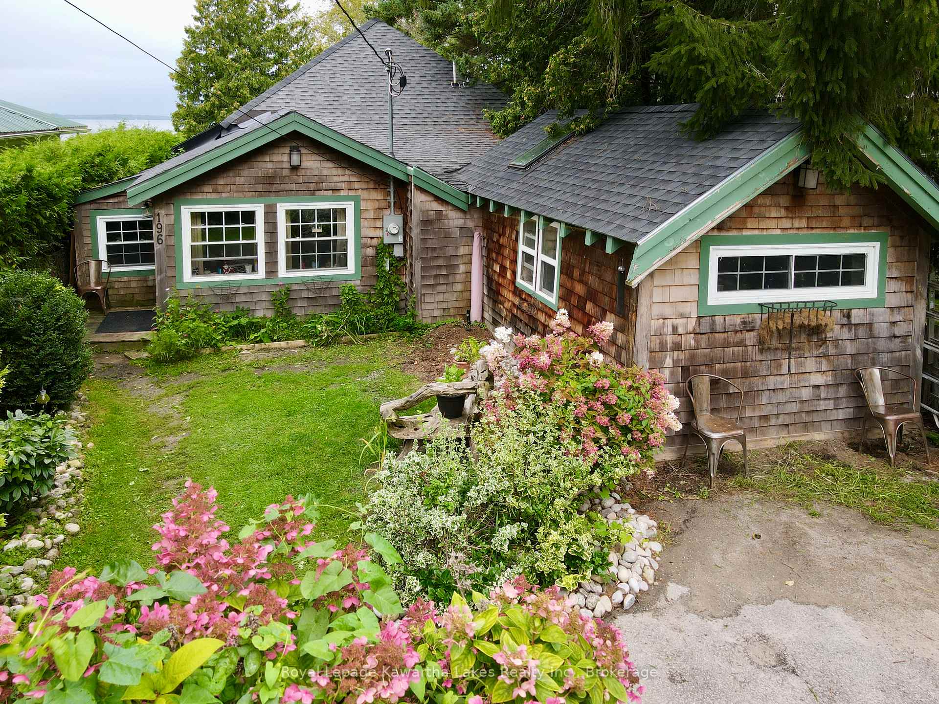 Photo 4 of 196 Morrison Avenue, Brock, Beaverton — HOMEH