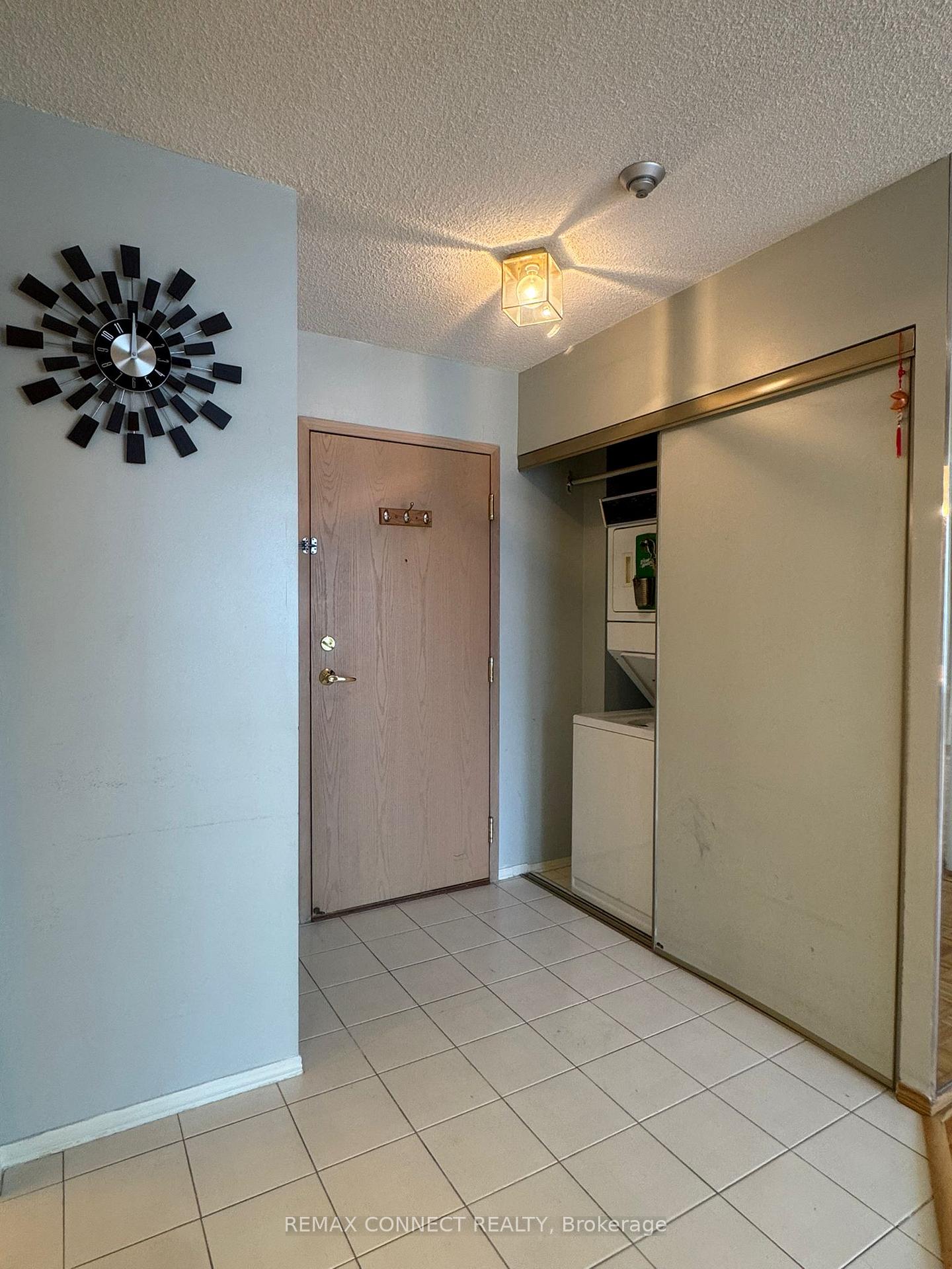 Photo 5 of Unit 1908, 55 Elm Drive W, Mississauga, City Centre — HOMEH