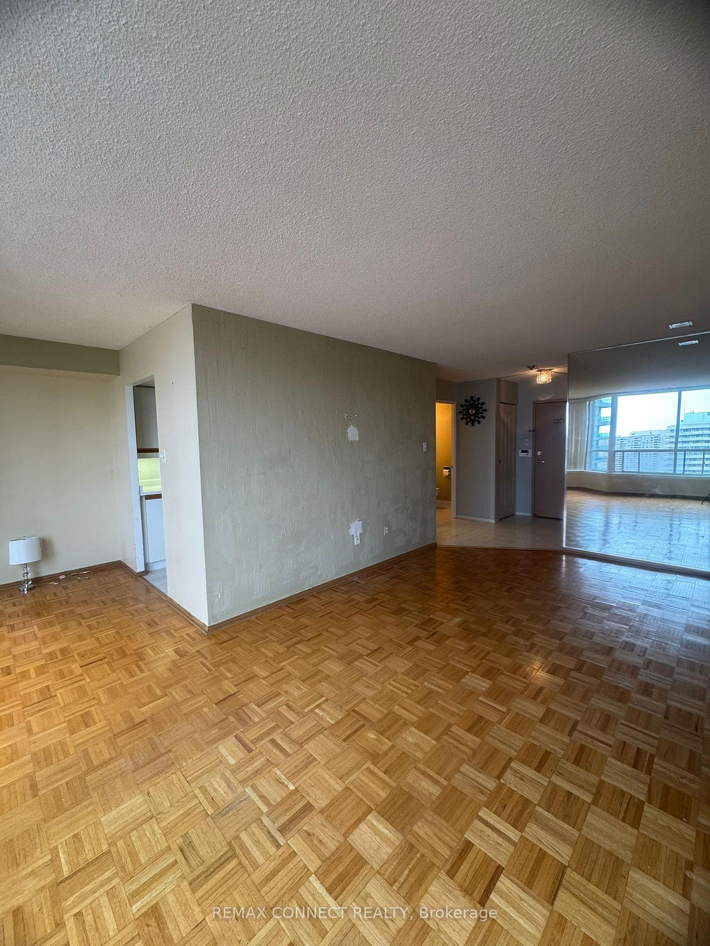 Photo 7 of Unit 1908, 55 Elm Drive W, Mississauga, City Centre — HOMEH