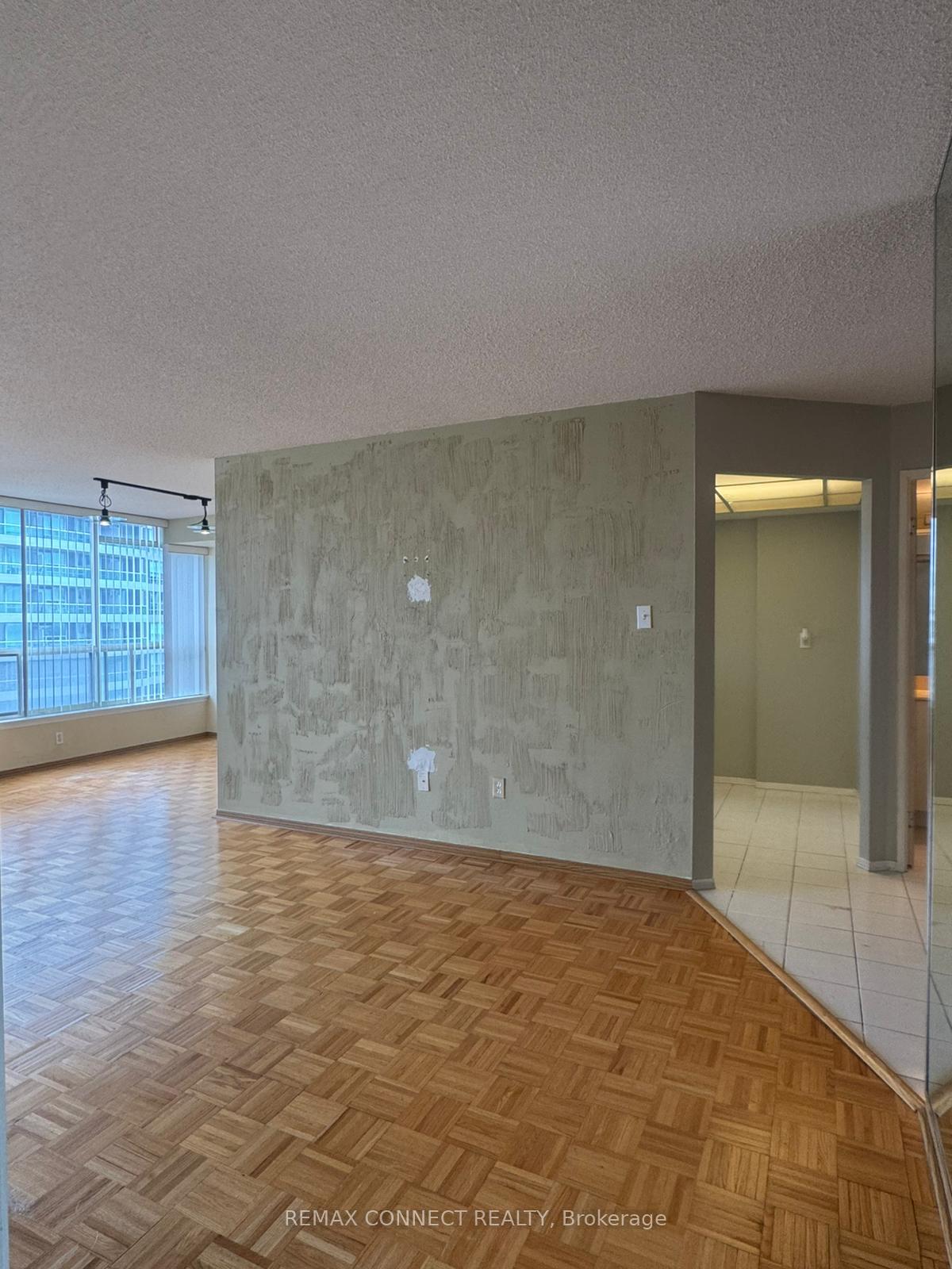 Photo 11 of Unit 1908, 55 Elm Drive W, Mississauga, City Centre — HOMEH