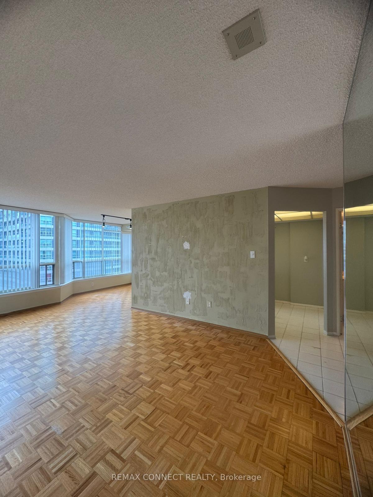 Photo 13 of Unit 1908, 55 Elm Drive W, Mississauga, City Centre — HOMEH