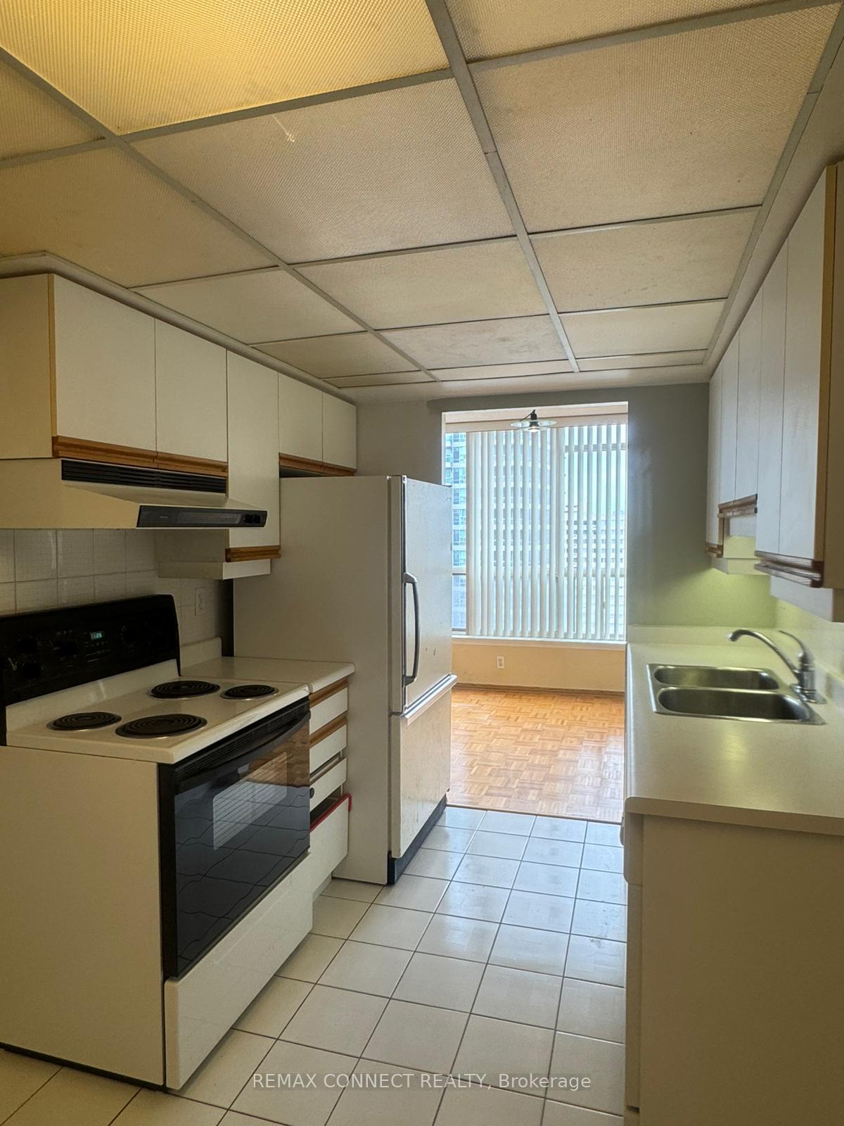 Photo 16 of Unit 1908, 55 Elm Drive W, Mississauga, City Centre — HOMEH