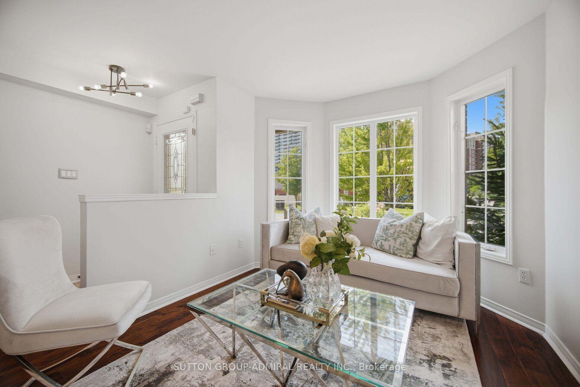Photo 4 of 187 Red Maple Road, Richmond Hill, Langstaff — HOMEH