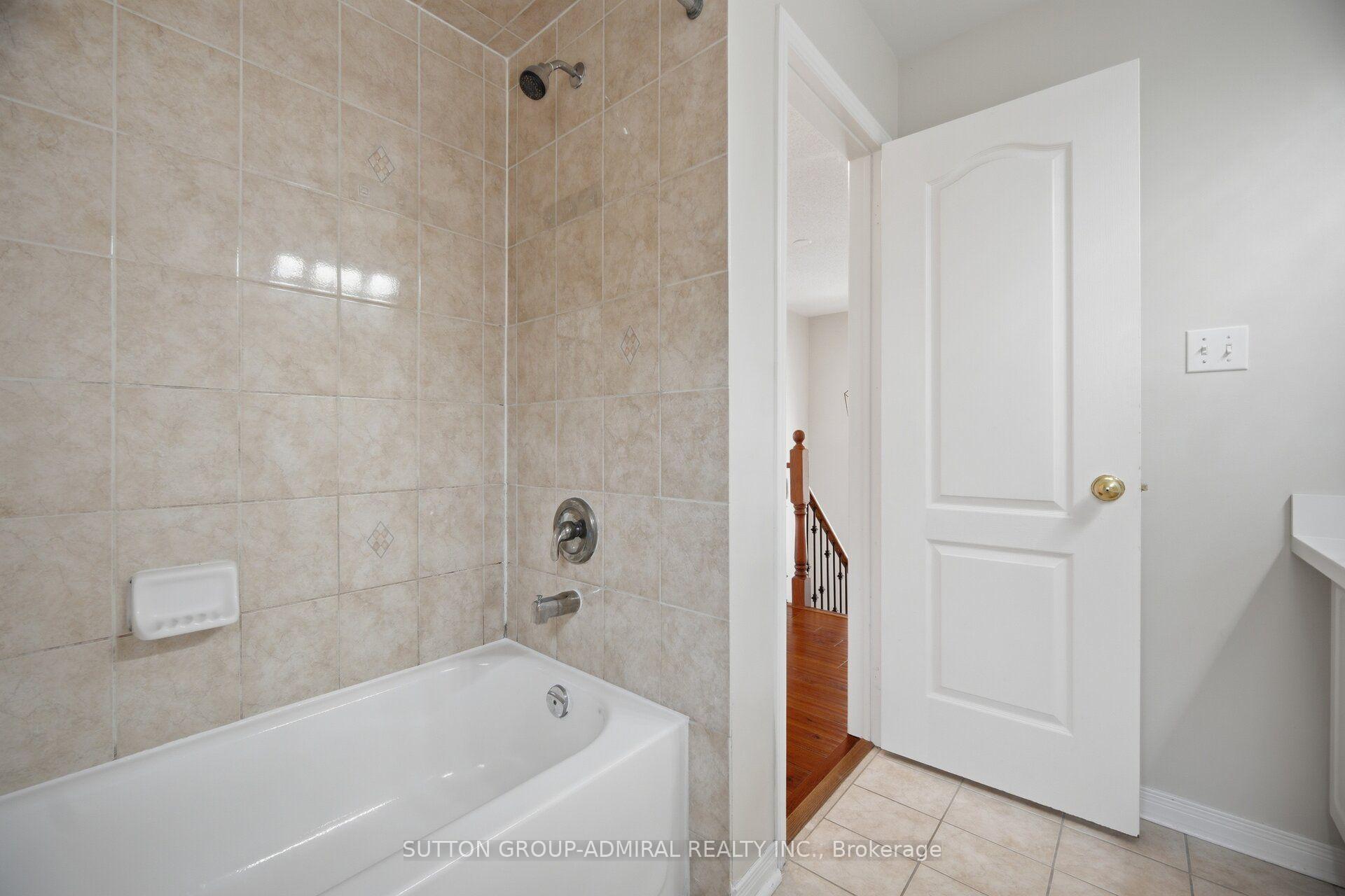 Photo 38 of 187 Red Maple Road, Richmond Hill, Langstaff — HOMEH